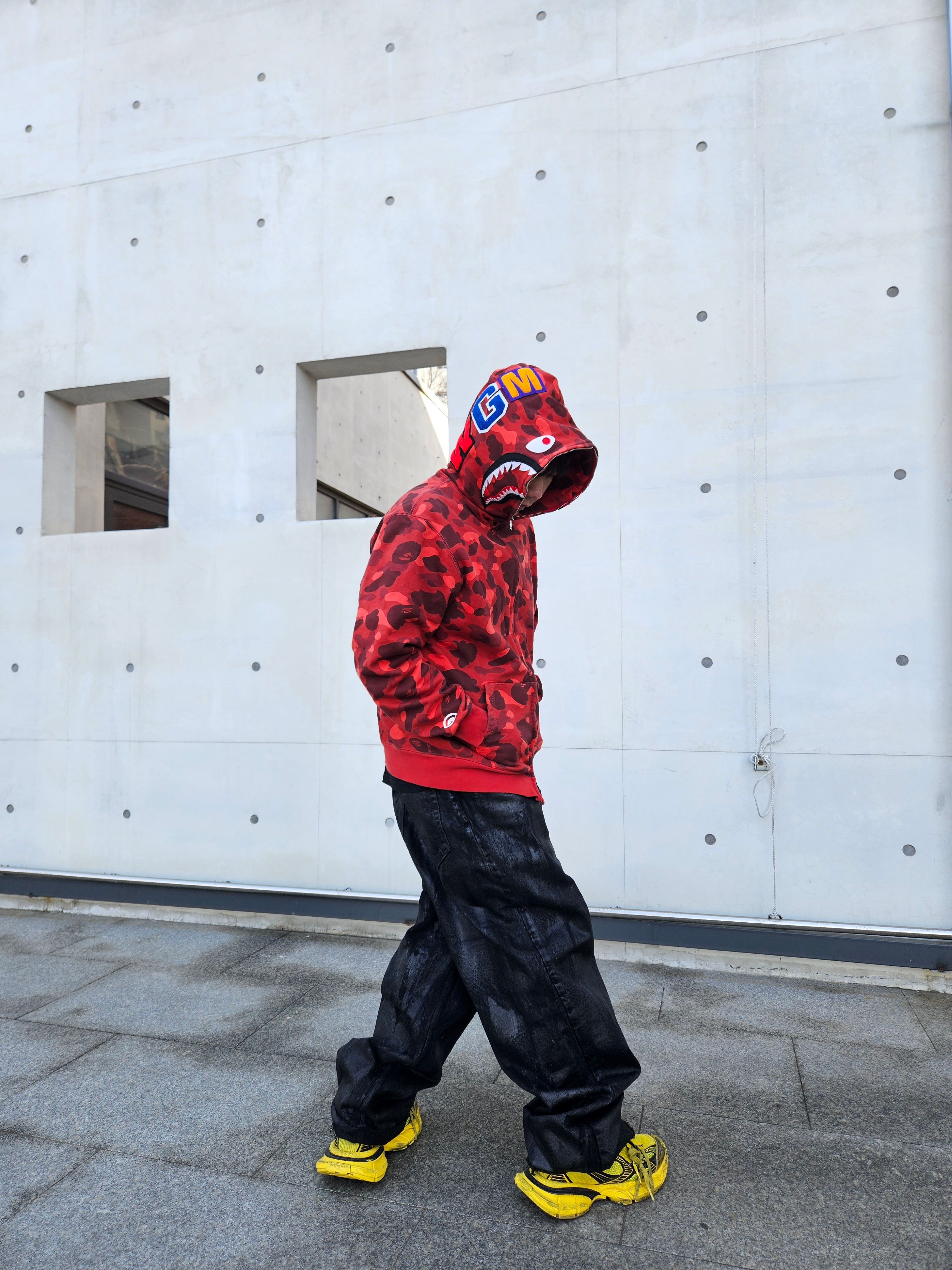 BAPE Color Camo Shark Full Zip Hoodie Red 착용 스타일