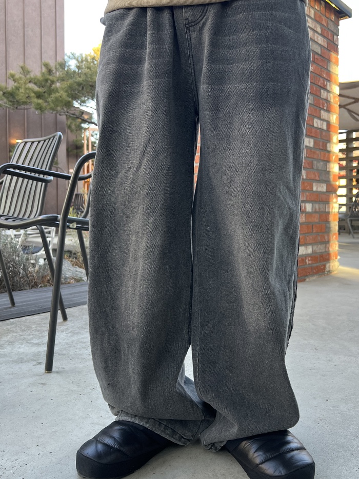 The North Face Nuptse Ex Mule Black 착용 스타일 - 2