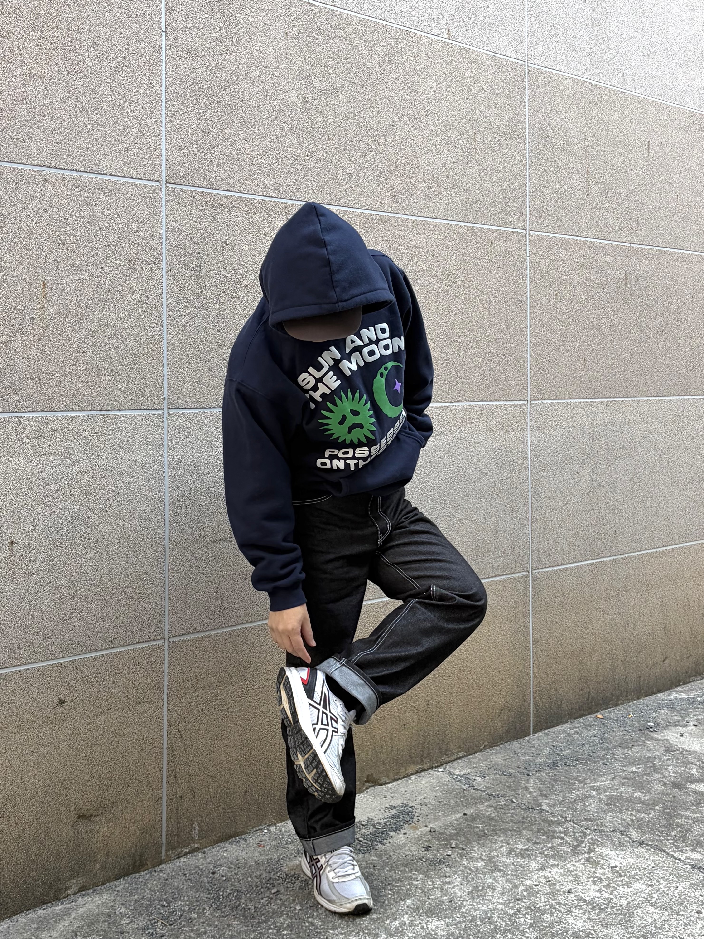 POTS All Day Hoodie Navy 착용 스타일 - 1
