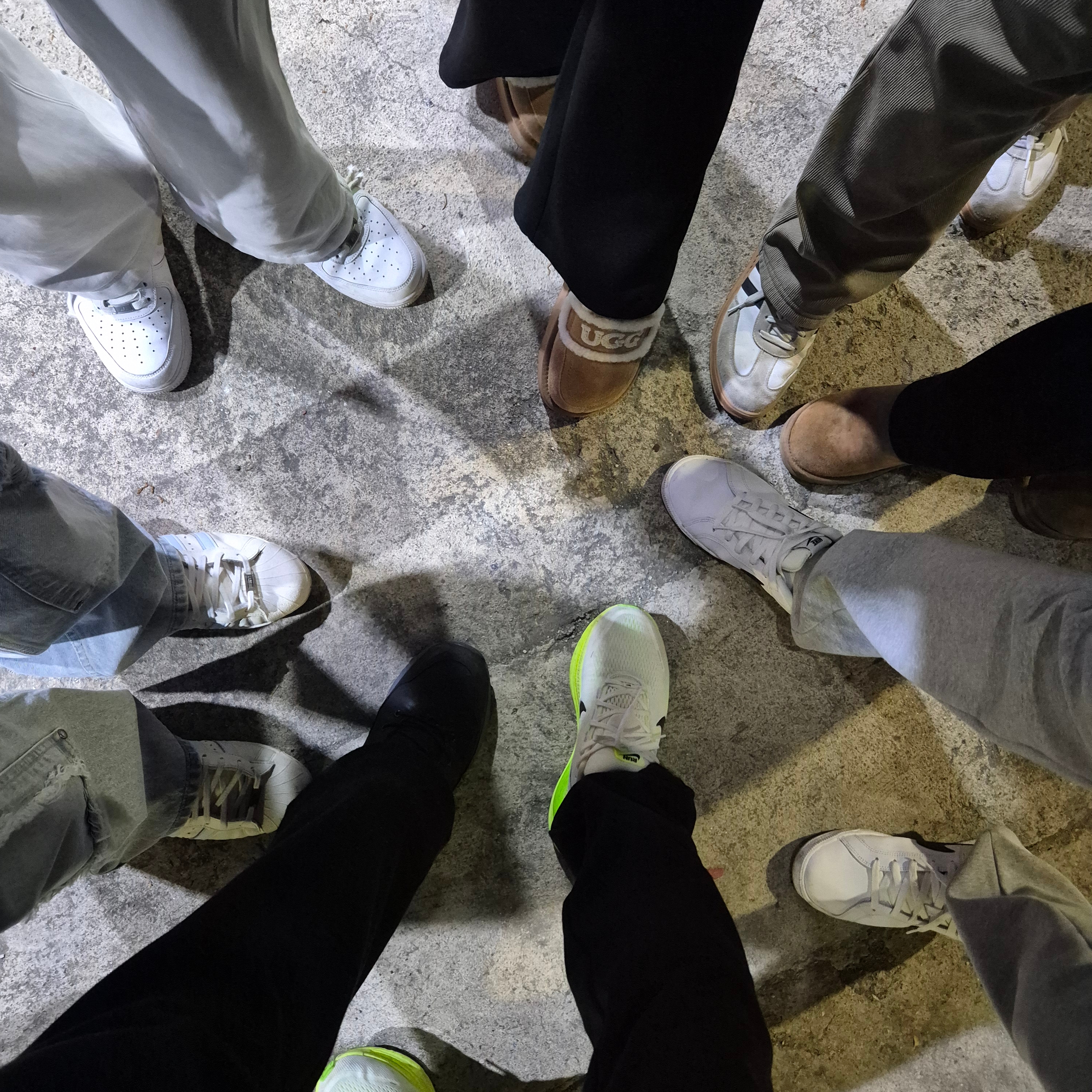 Nike Air Force 1 '07 Low White, Nike Vomero 18 White Electric Green 착용 스타일