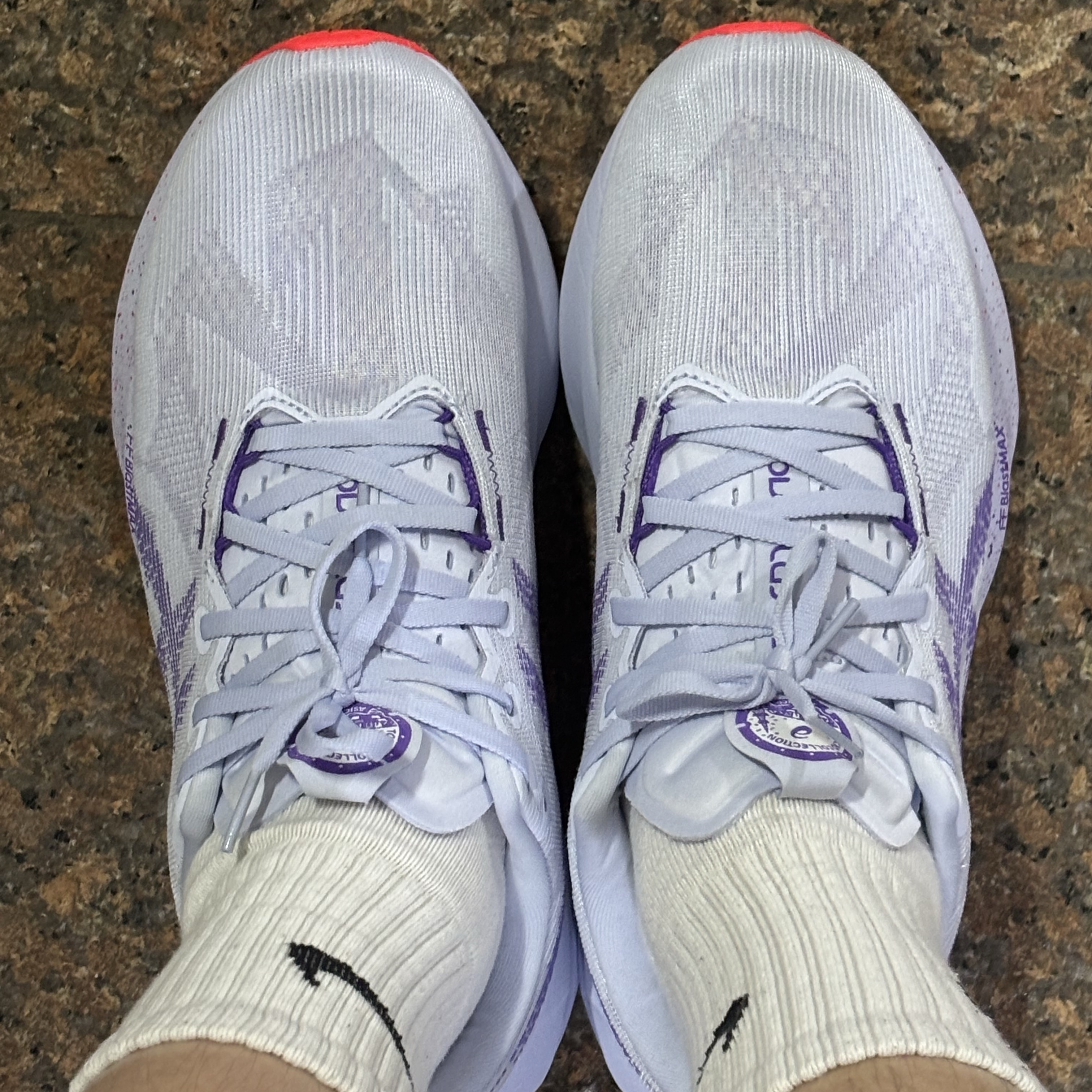 Asics Novablast 5 Tokyo Blue Fade Edo Purple 착용 스타일 - 2