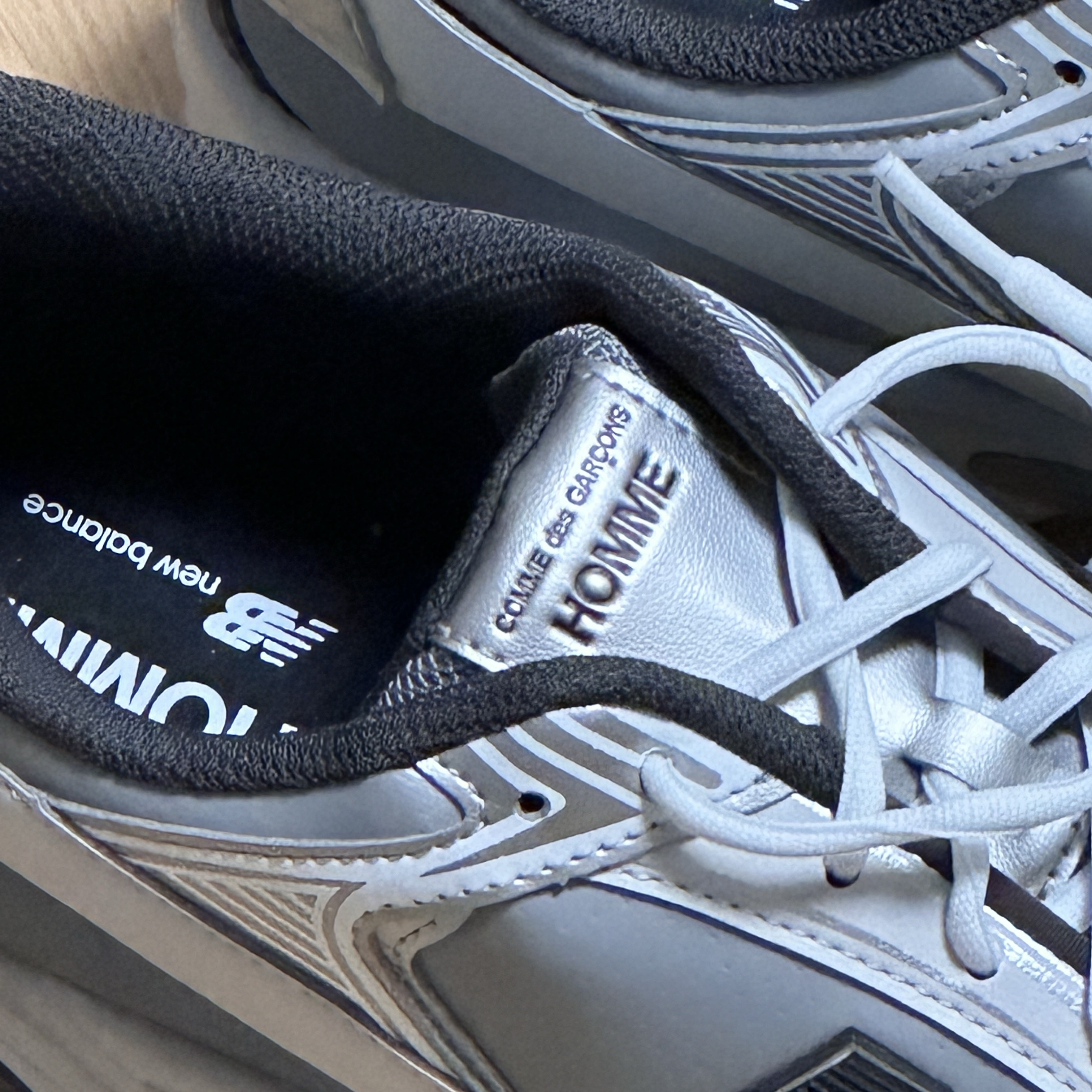 New Balance x Comme des Garcons Homme 509 Grey 착용 스타일 - 3