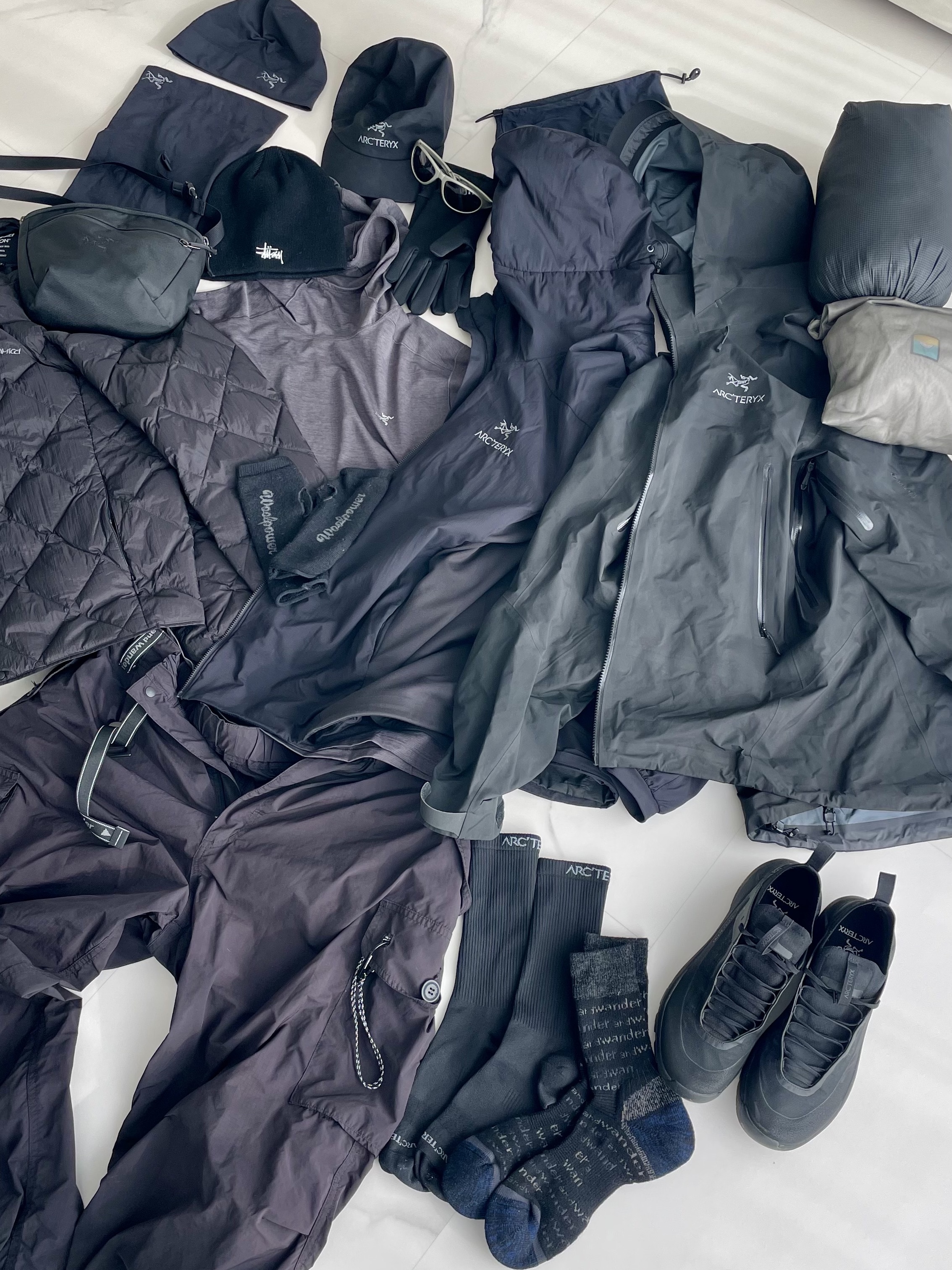 Arc'teryx Nuclei SV Parka Black, Arc'teryx Atom Hoody Black 착용 스타일 - 1