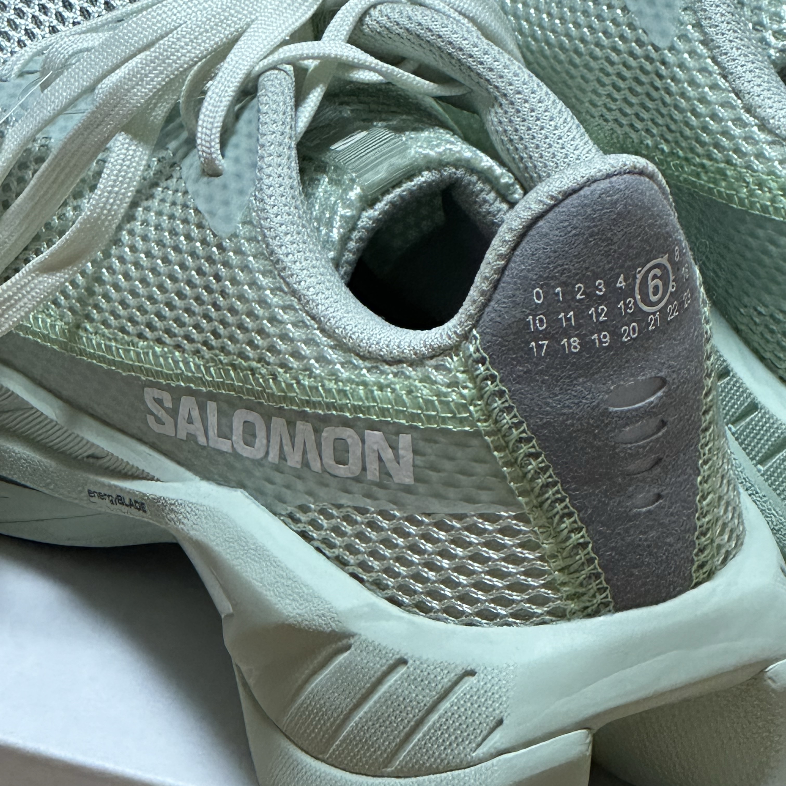 Salomon x MM6 Maison Margiela Spectur 2 Seafoam Green 착용 스타일 - 2