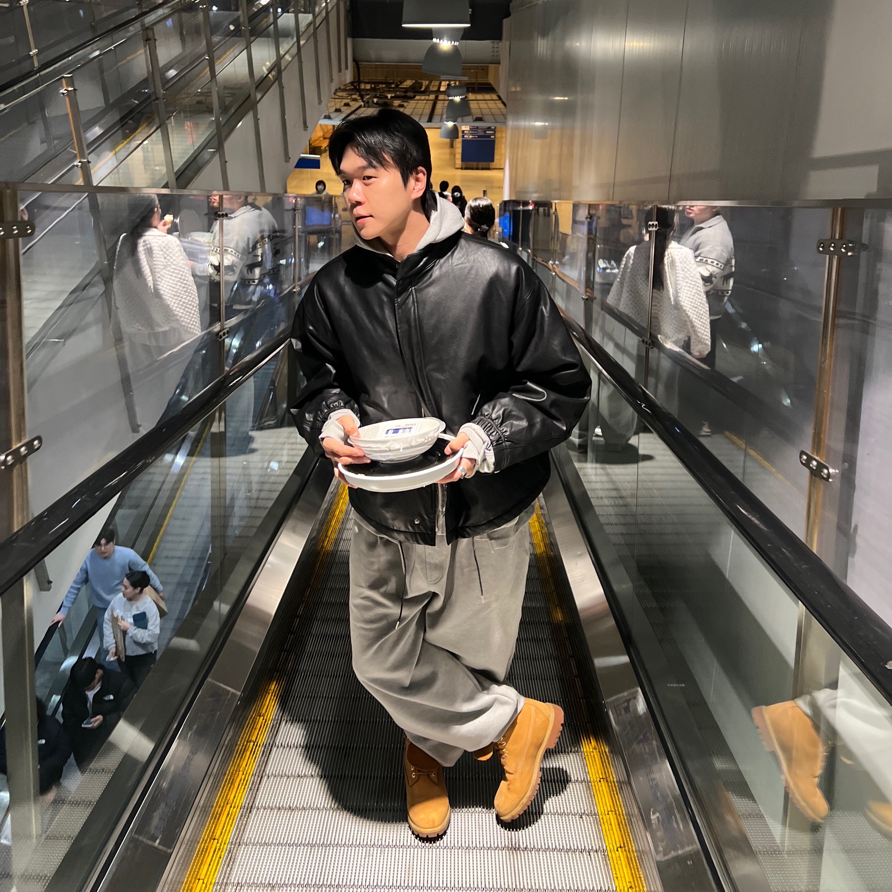 Undermycar Mu.162 Circle Logo Balloon Fit Sweat Pants Melange Gray 착용 스타일