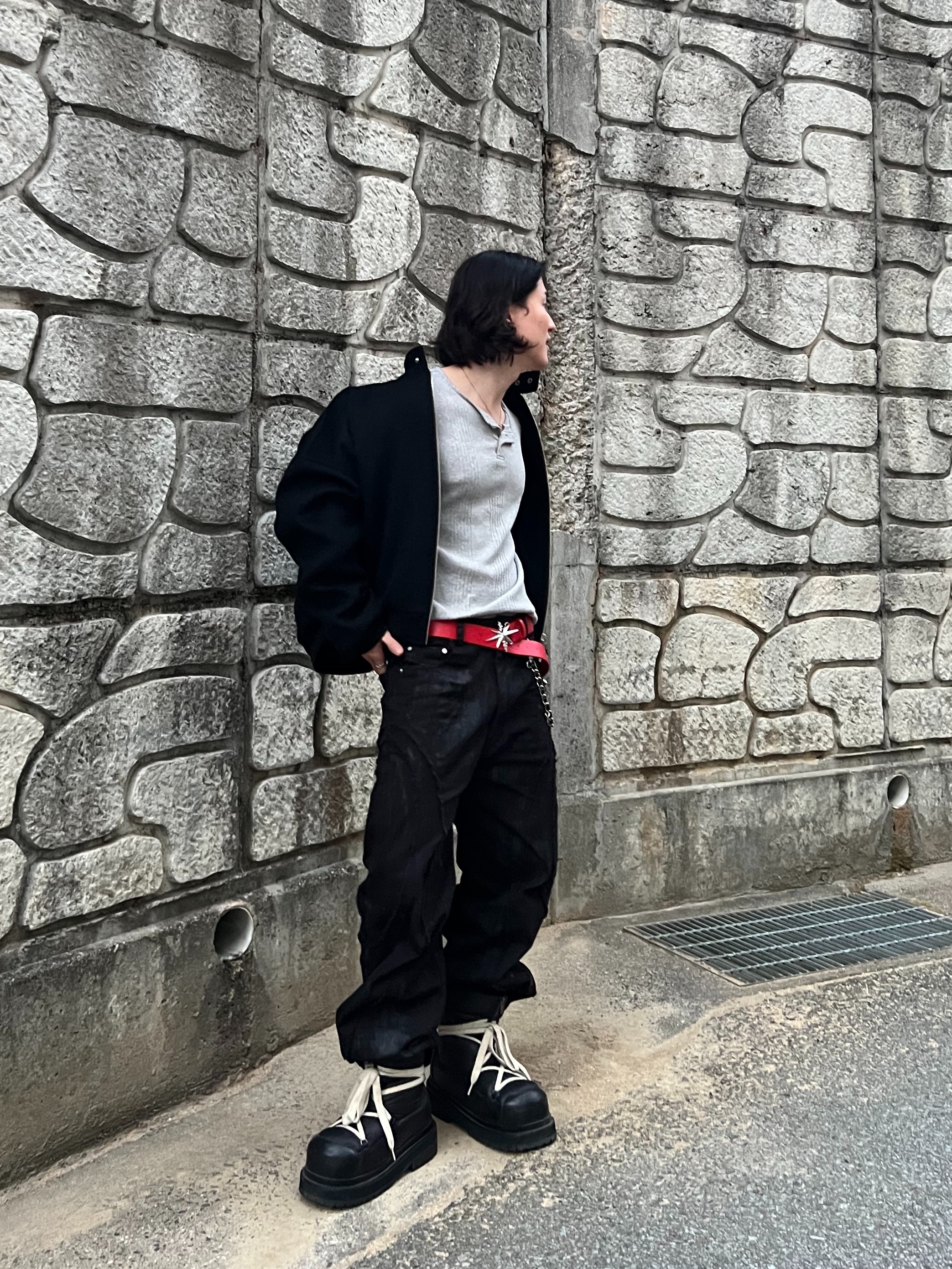 REPINER Curve Coated Trouser Black 착용 스타일 - 6
