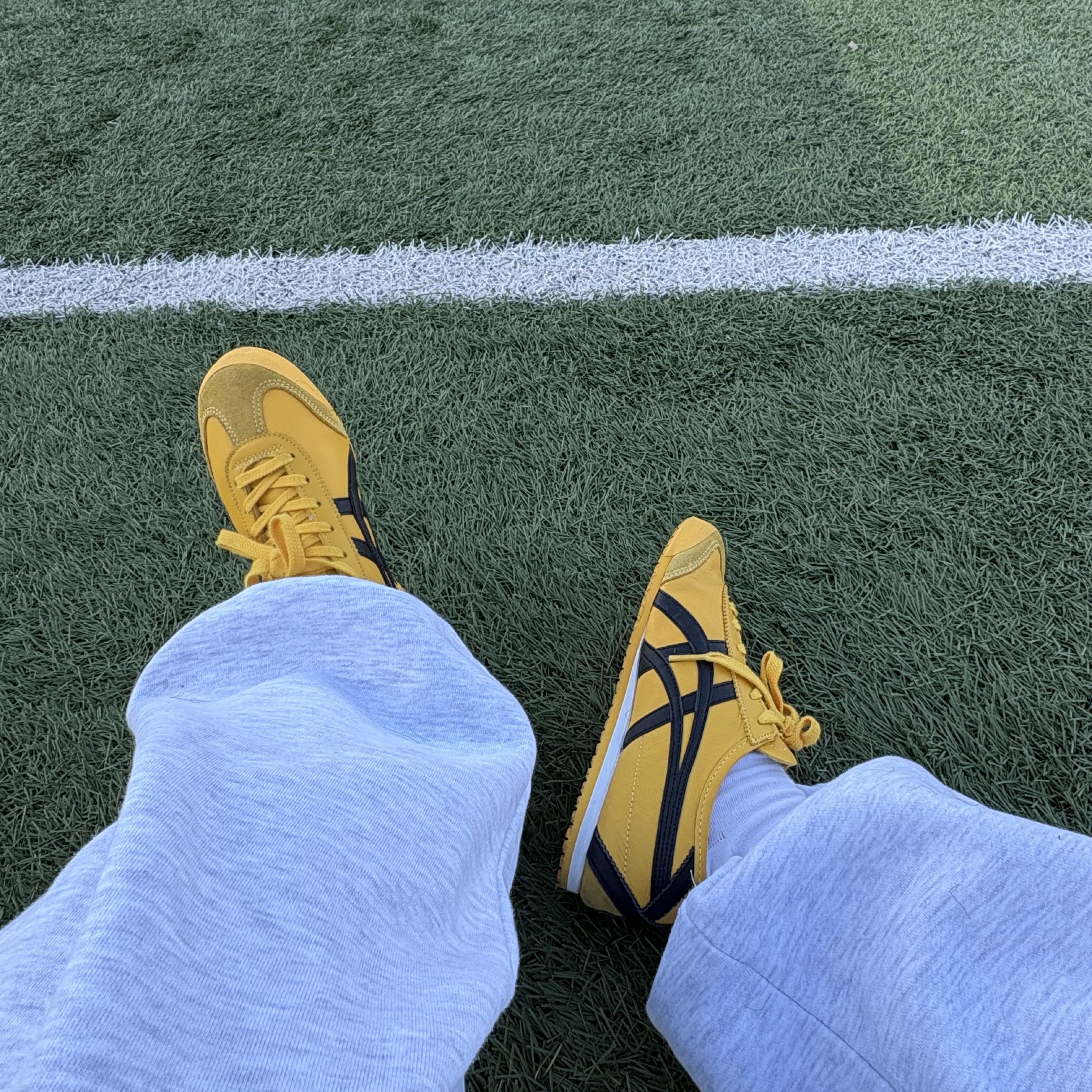 Onitsuka Tiger Mexico 66 Yellow Black 착용 스타일