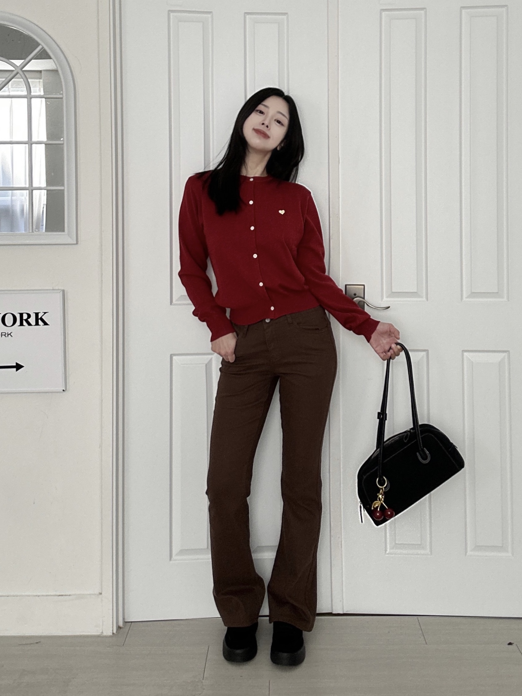 Knitted Basic Essential Washable Round Cardigan Women Red 착용 스타일
