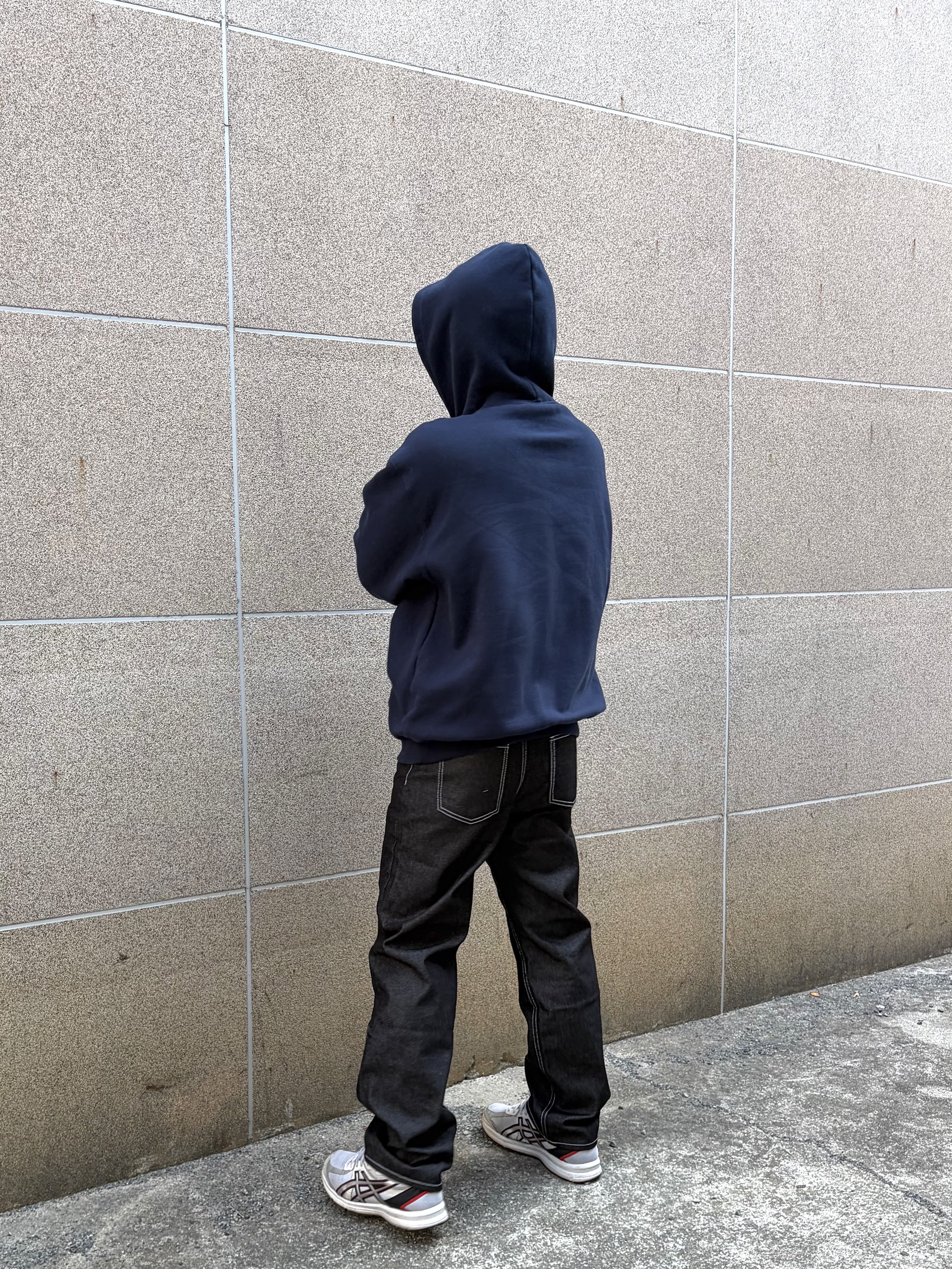 POTS All Day Hoodie Navy 착용 스타일 - 2