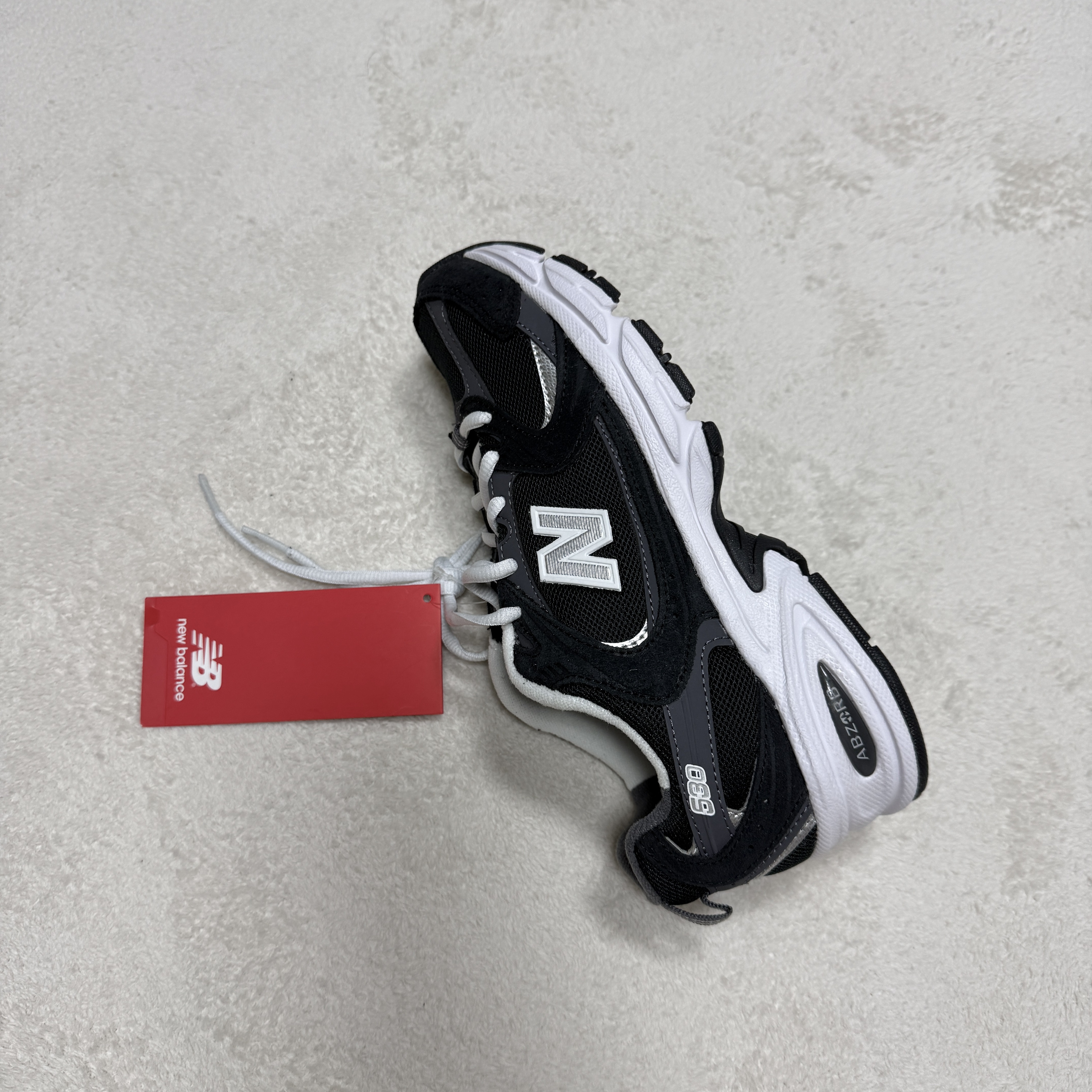 New Balance 530 Classic Black 착용 스타일