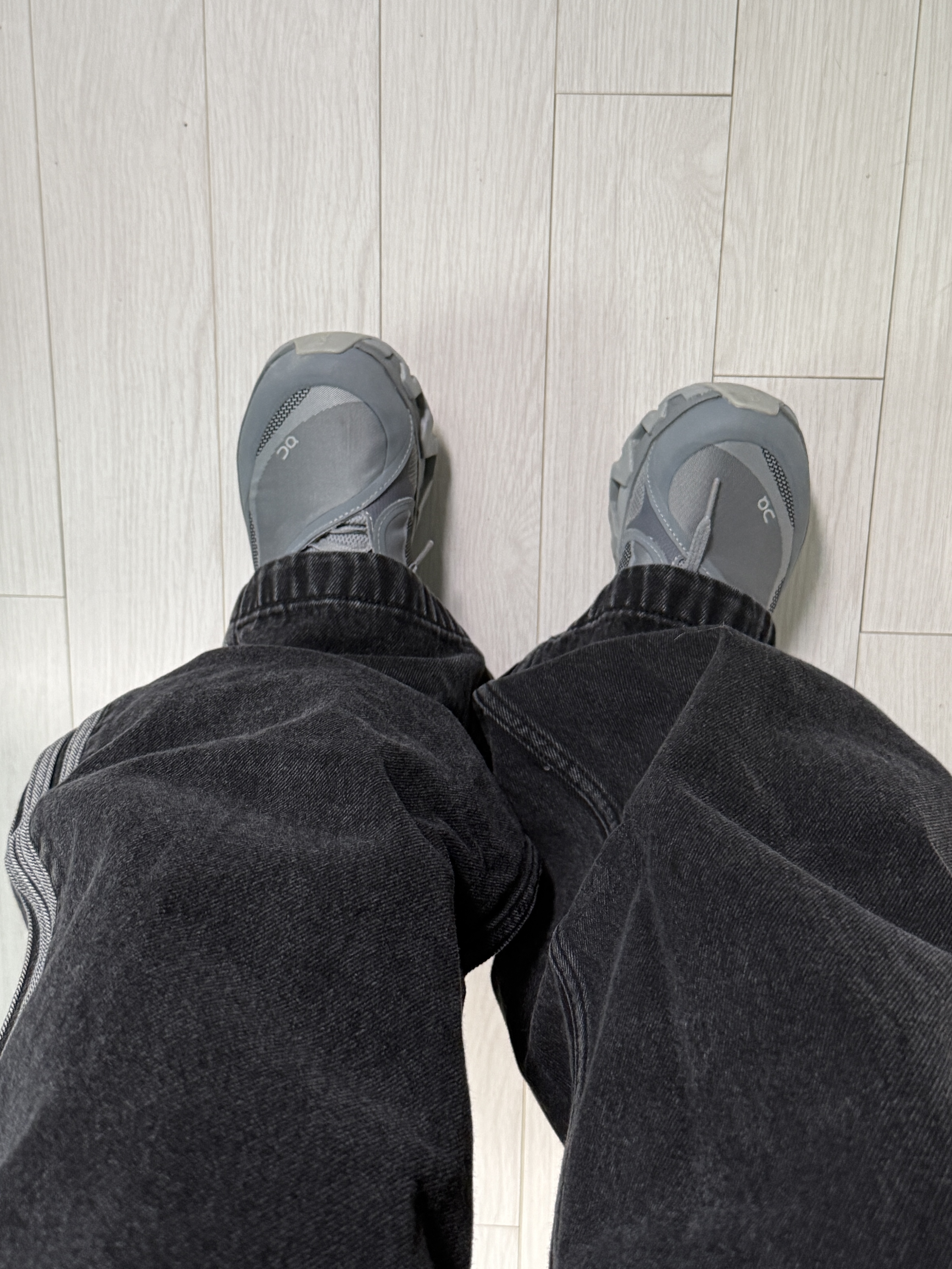 Adidas Adicolor Denim Firebird Pants True Black Denim - KR Sizing, (W) On Running x Post Archive Faction (Paf) Cloudmonster Hyper Phantom Apollo 착용 스타일 - 2