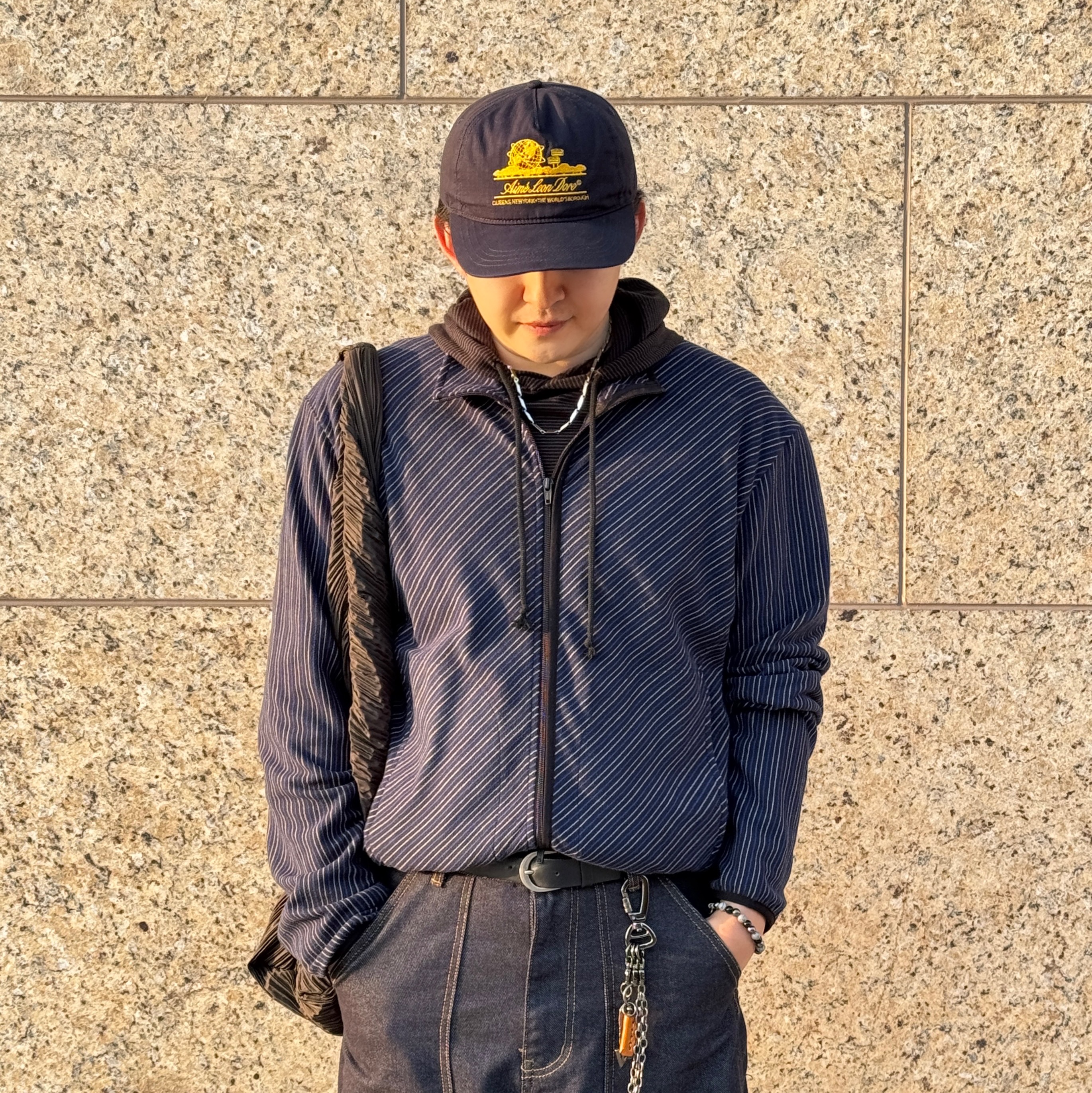 Aime Leon Dore Unisphere Evening Blue, Dr. Martens 1461 Nappa Black 착용 스타일 - 3