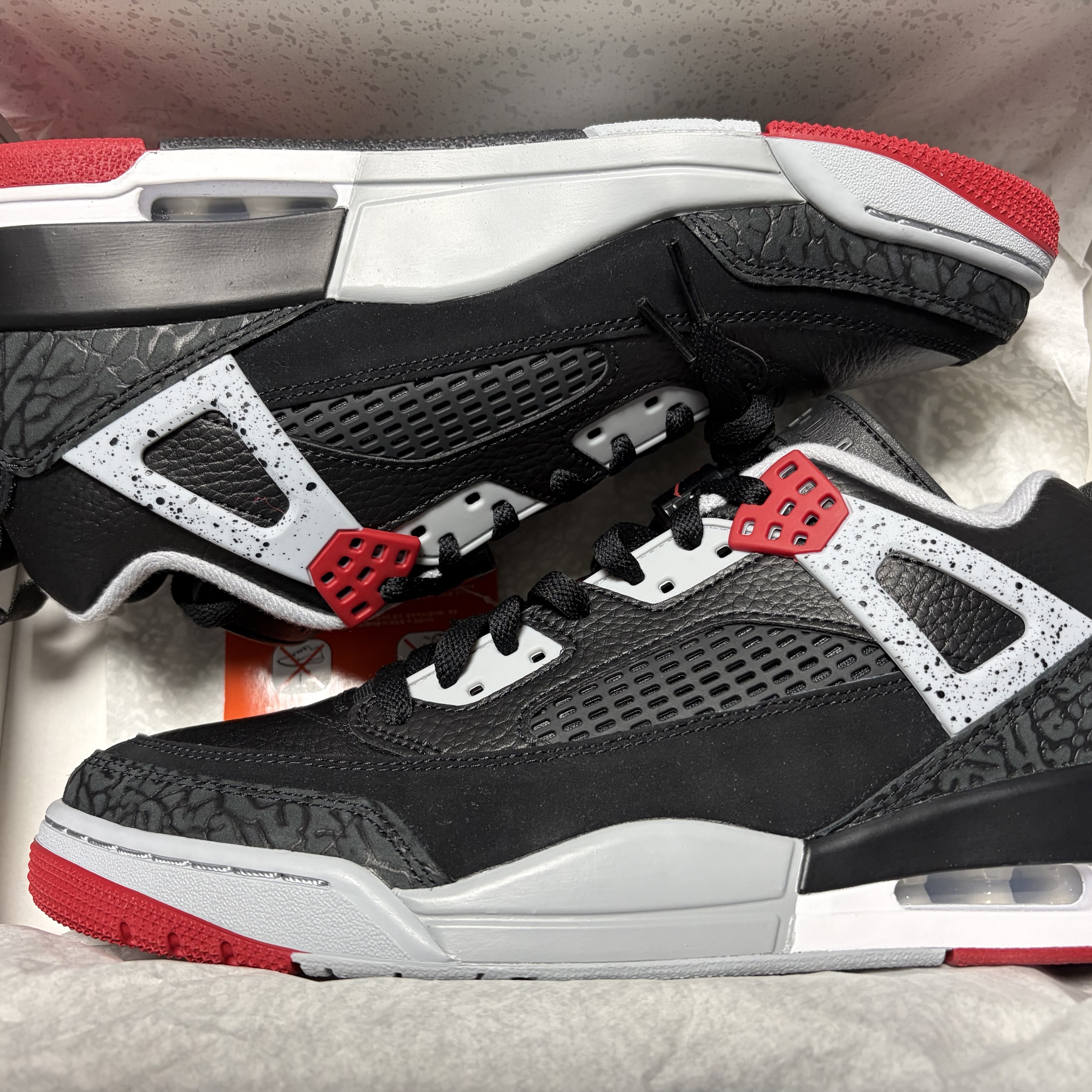 Jordan Spizike Low Black Wolf Grey 착용 스타일 - 2