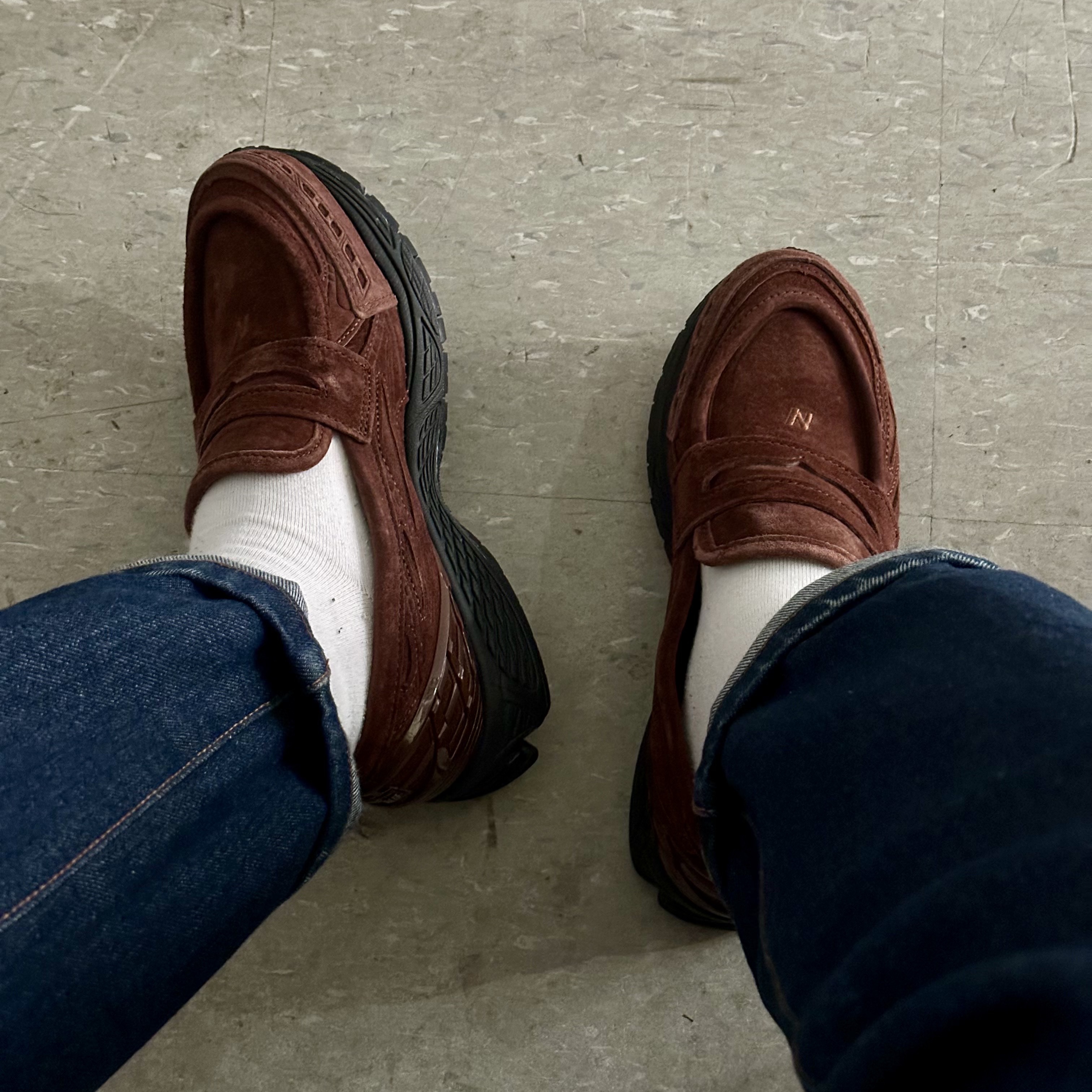 New Balance 1906L Rich Oak 착용 스타일 - 1