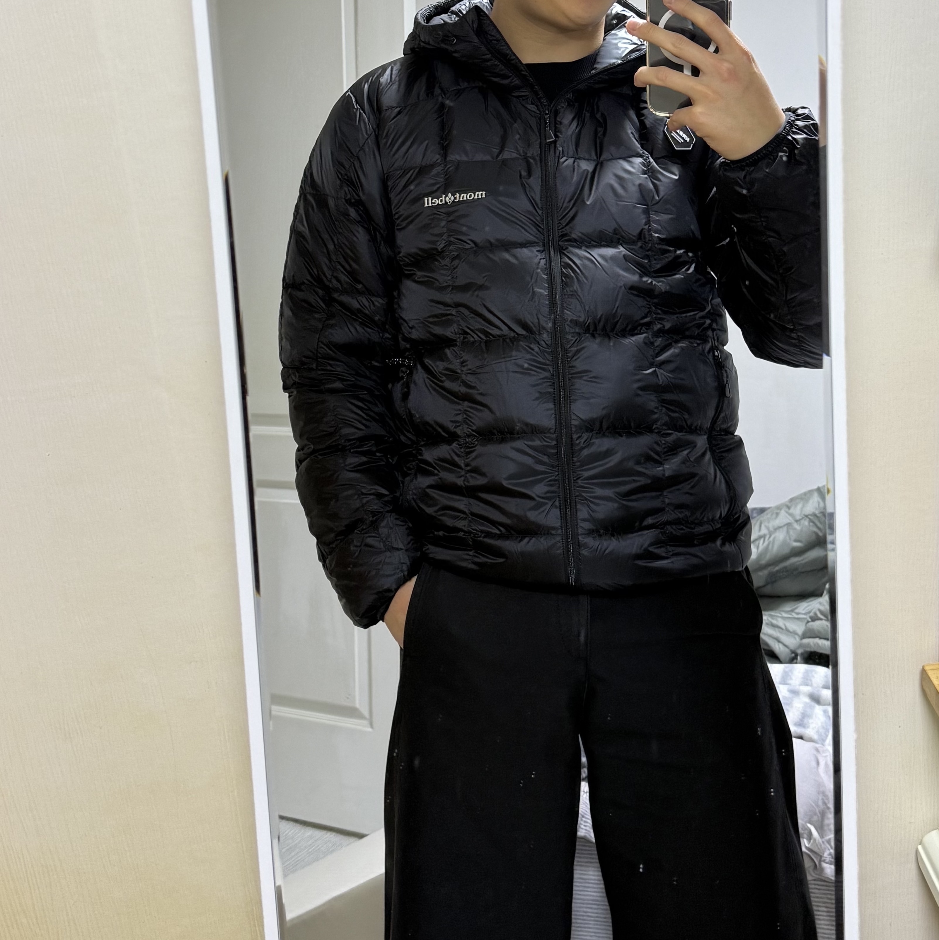 Montbell Superior Down Parka Black 착용 스타일