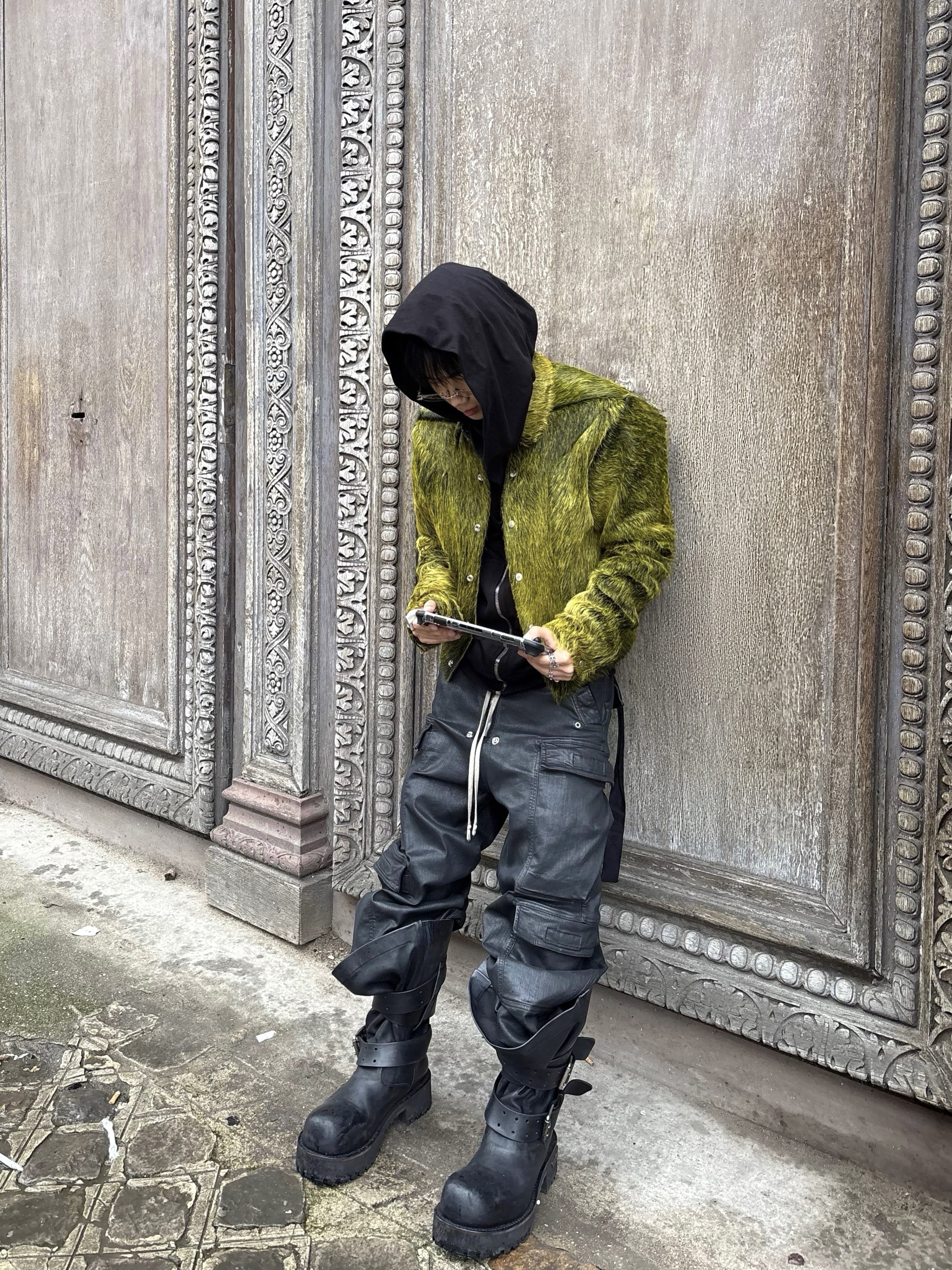 Balenciaga Venom High Boot Black, Chrome Hearts Deep I Shiny Silver Black Plastic 착용 스타일 - 2