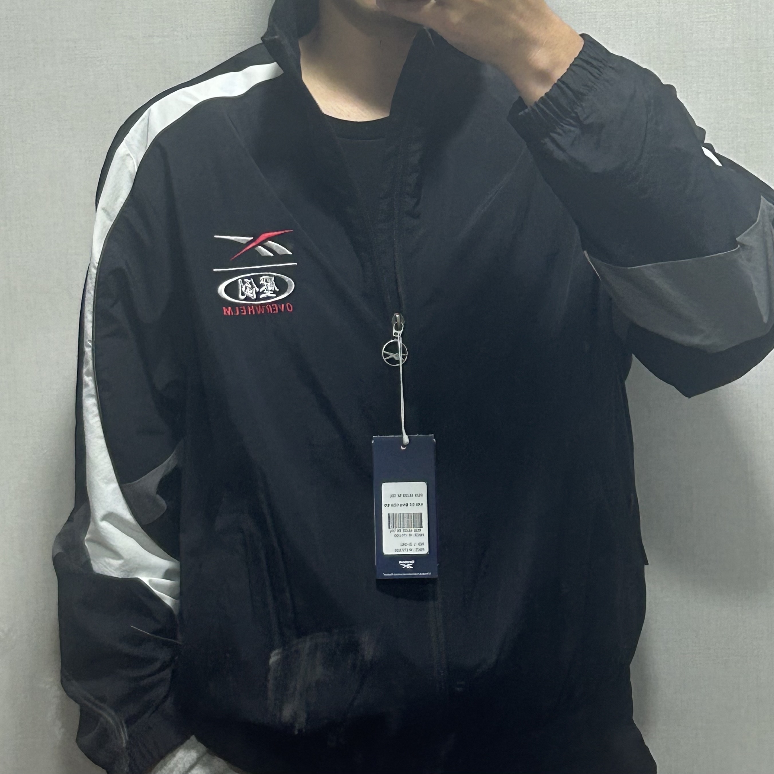 [예약배송] Reebok × Overwhelm Legend Windbreaker Black 착용 스타일