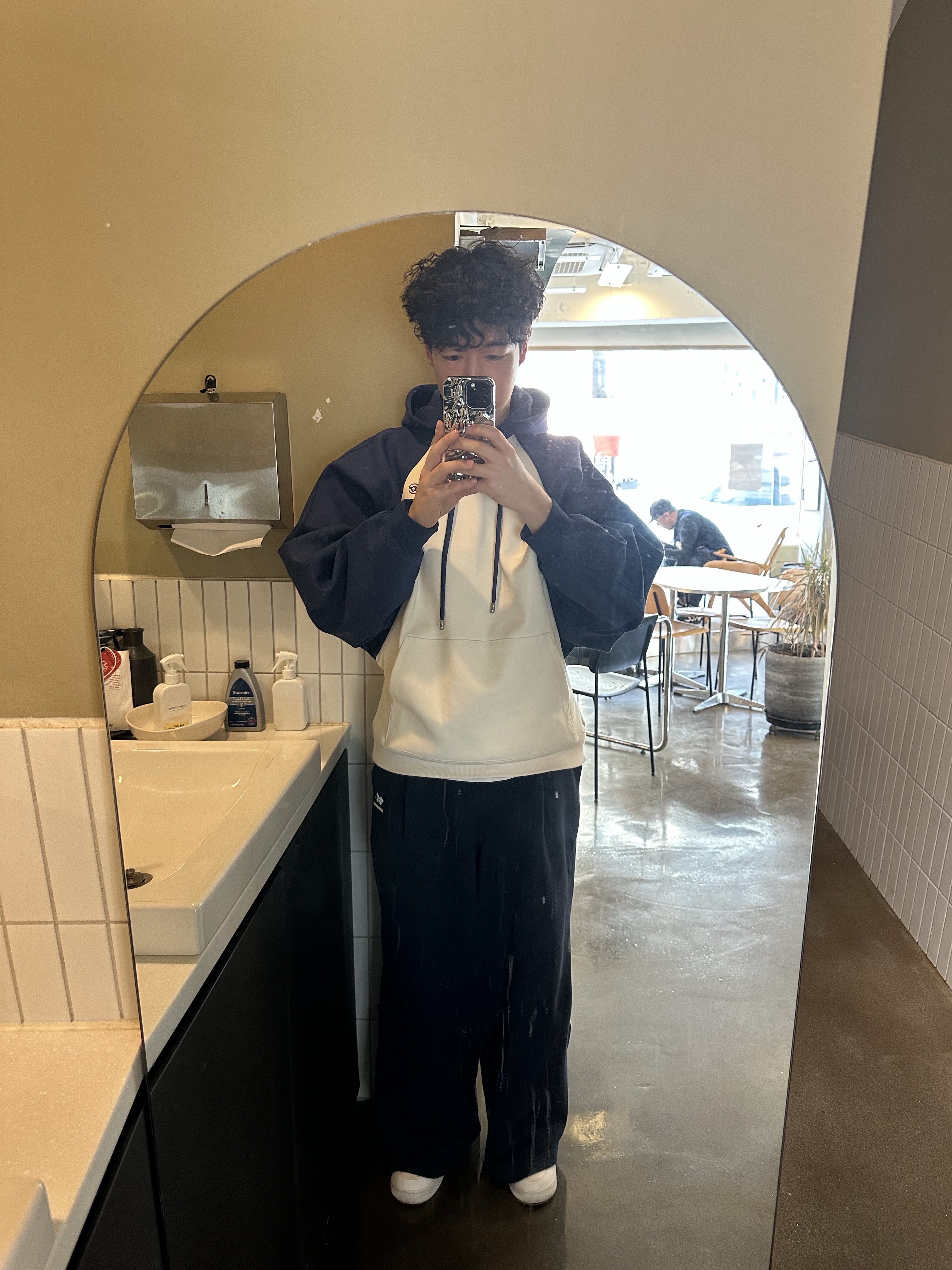 Nike x Supreme Air Force 1 Low White 착용 스타일