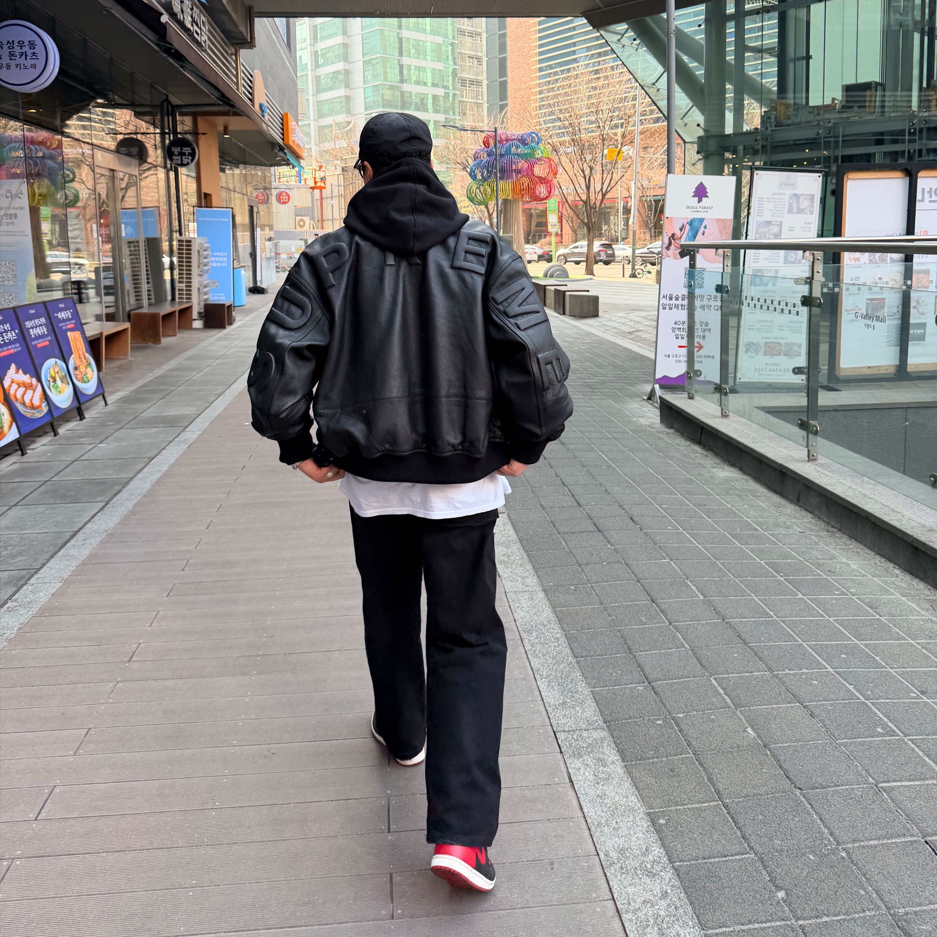 Thug Club Thug Pants (2) Black, Supreme Gore-Tex Infinium Windstopper Leather Varsity Jacket Black - 23FW 착용 스타일