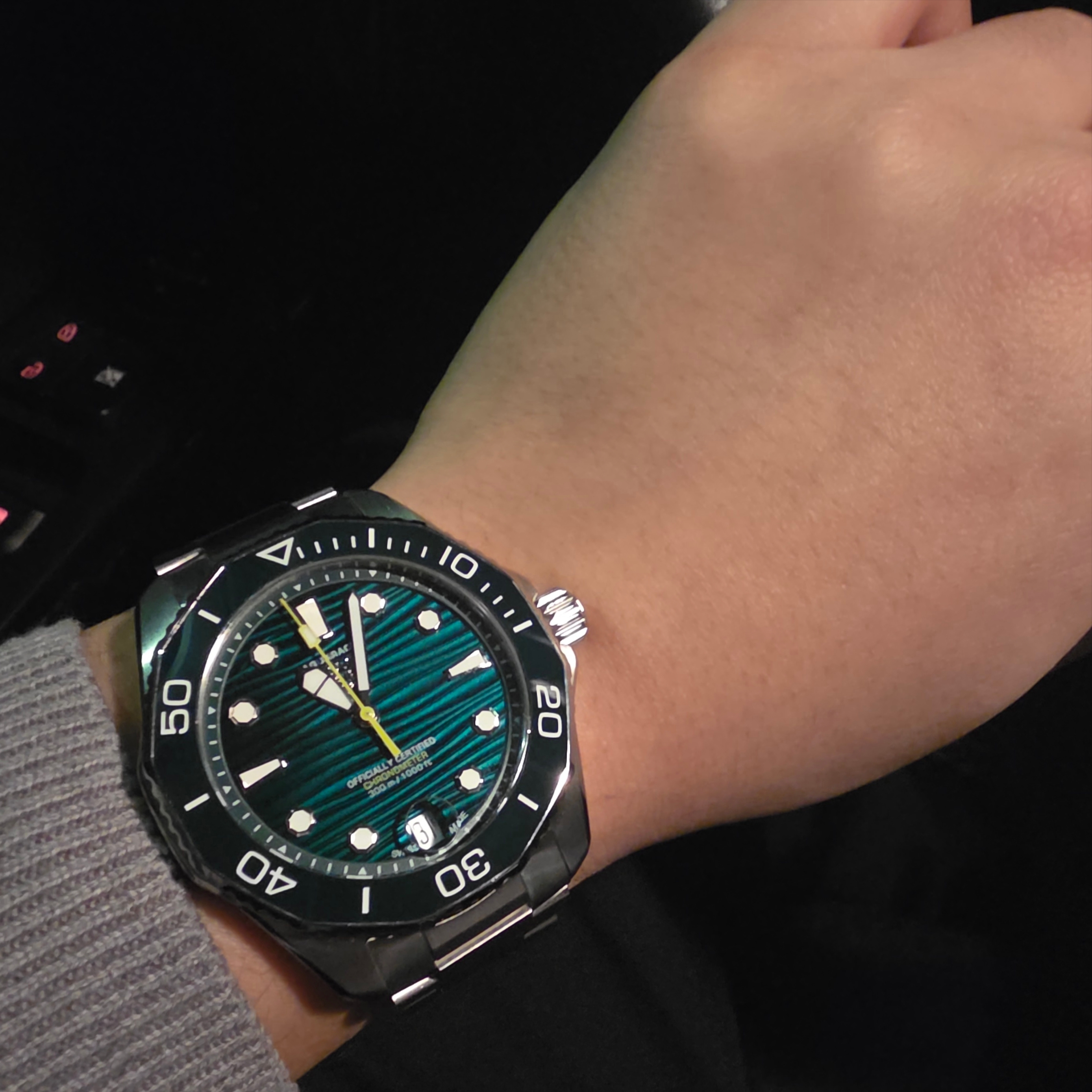 TAG Heuer Aquaracer Professional 300 Calibre 5 Automatic Steel Black 착용 스타일