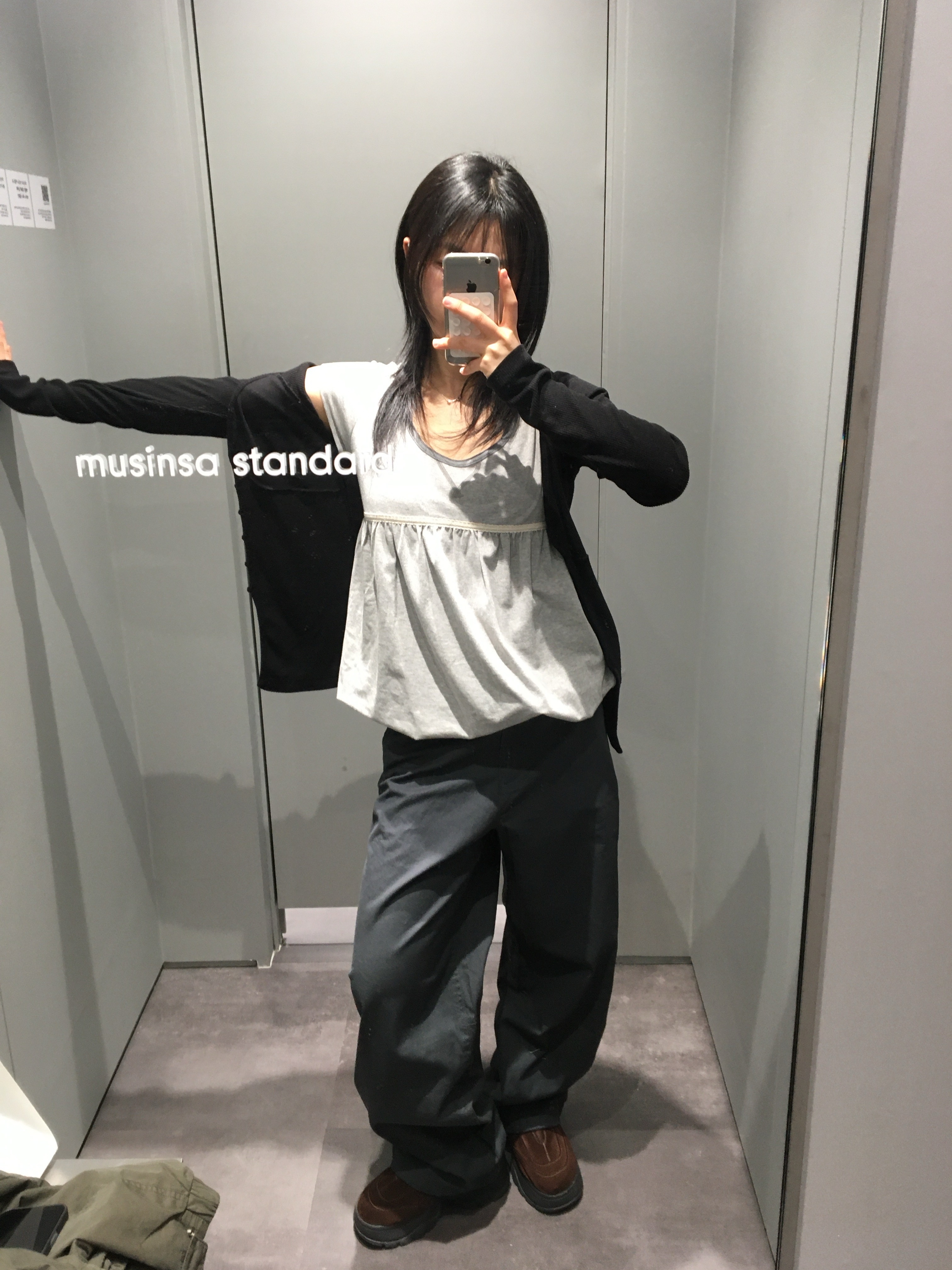 COYSEIO Lace Balloon T-Shirt Melange Grey 착용 스타일 - 1