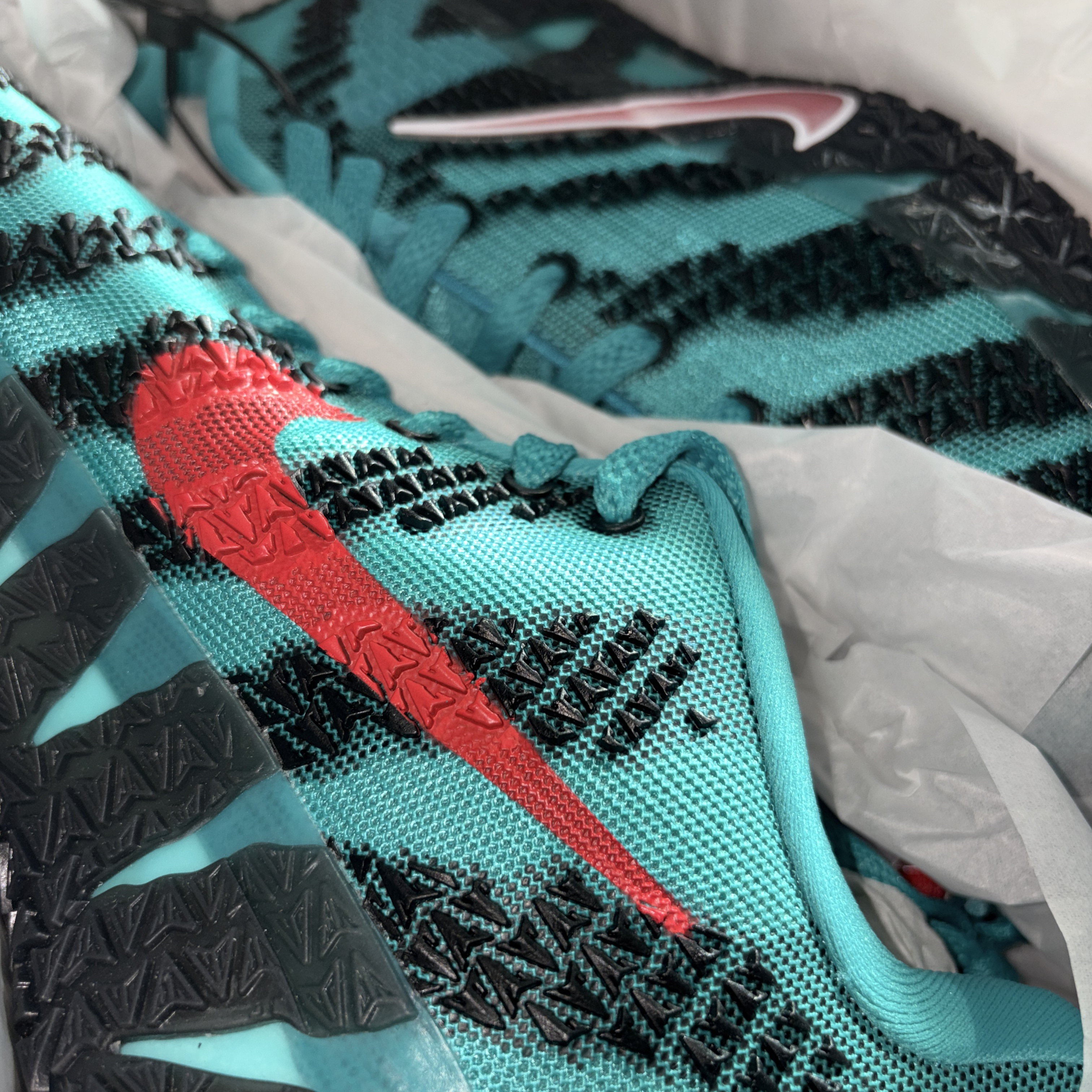 Nike Ja 3 EP Scratch 3.0 Turbo Green Black 착용 스타일