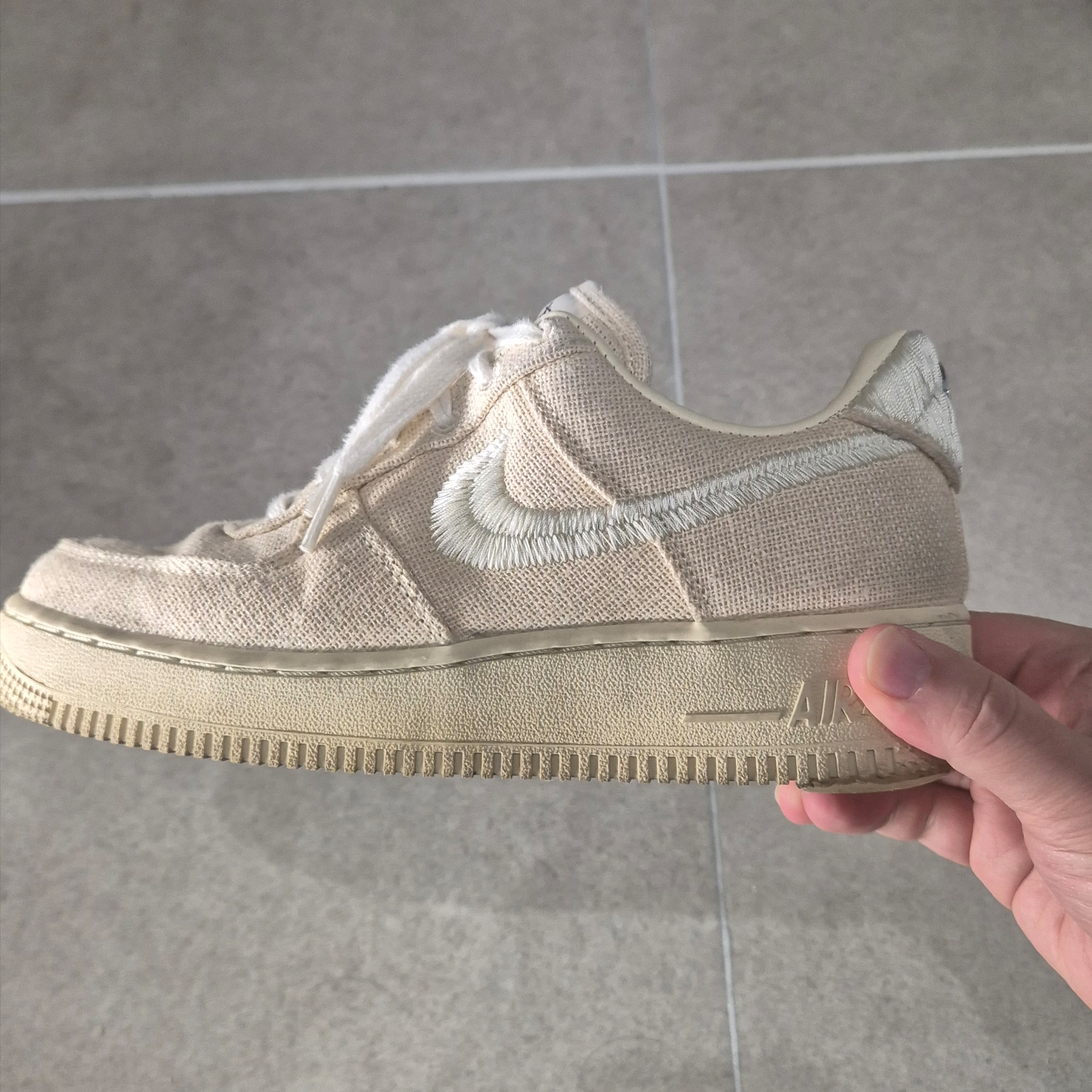 Nike x Stussy Air Force 1 Low Fossil 착용 스타일