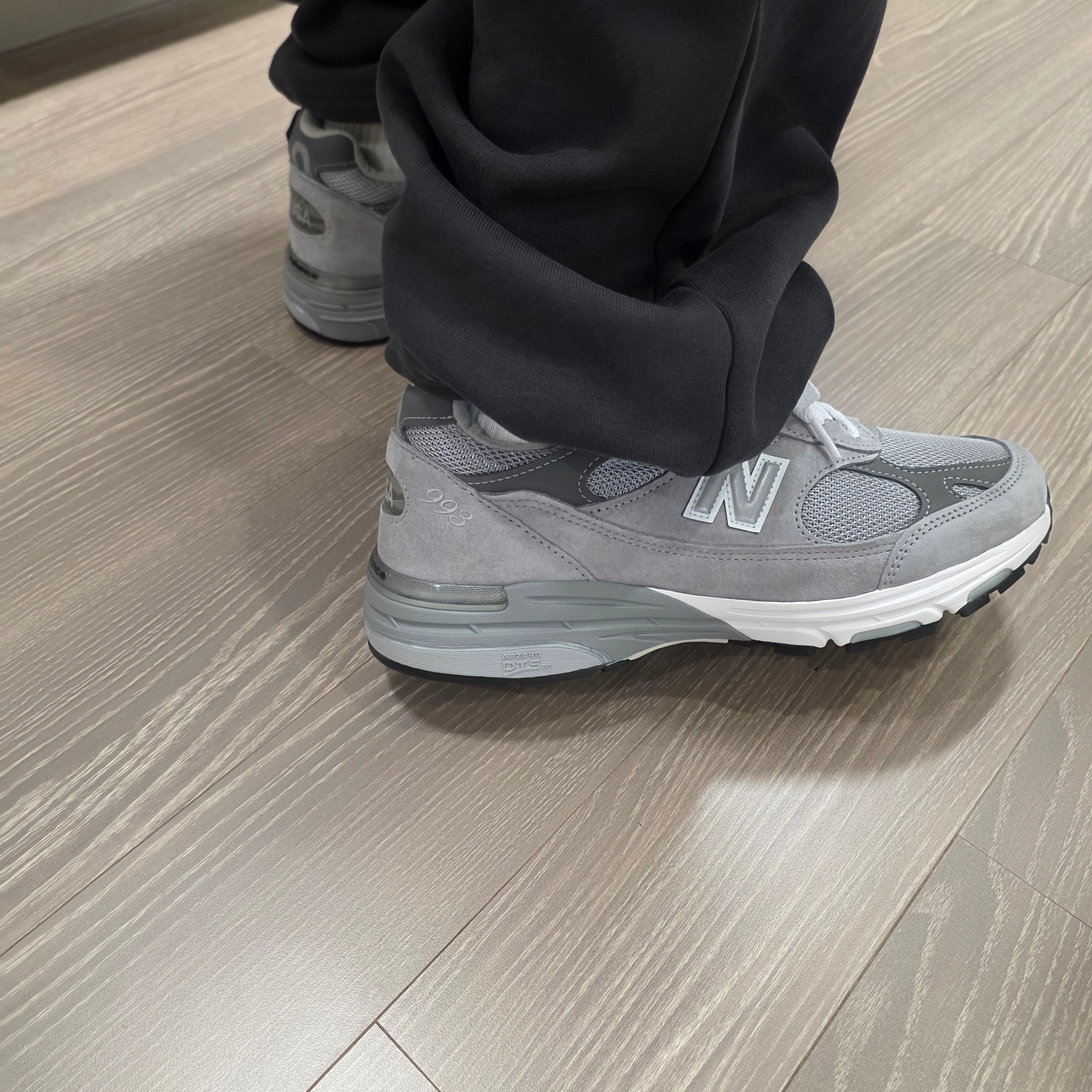 New Balance 993 Made in USA Grey - D Standard 착용 스타일 - 2