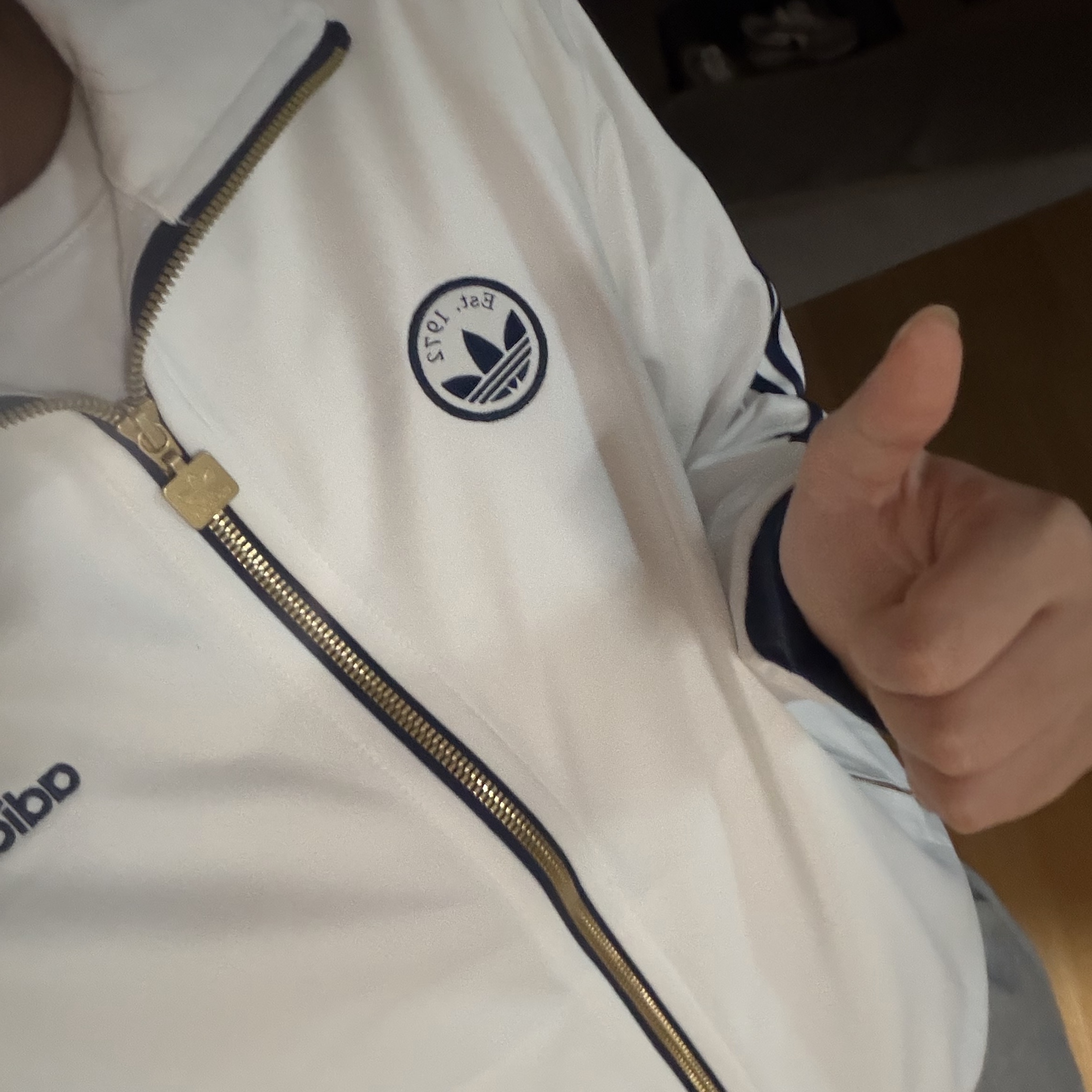 (W) Adidas Firebird Badge Track Top Cloud White - KR Sizing 착용 스타일