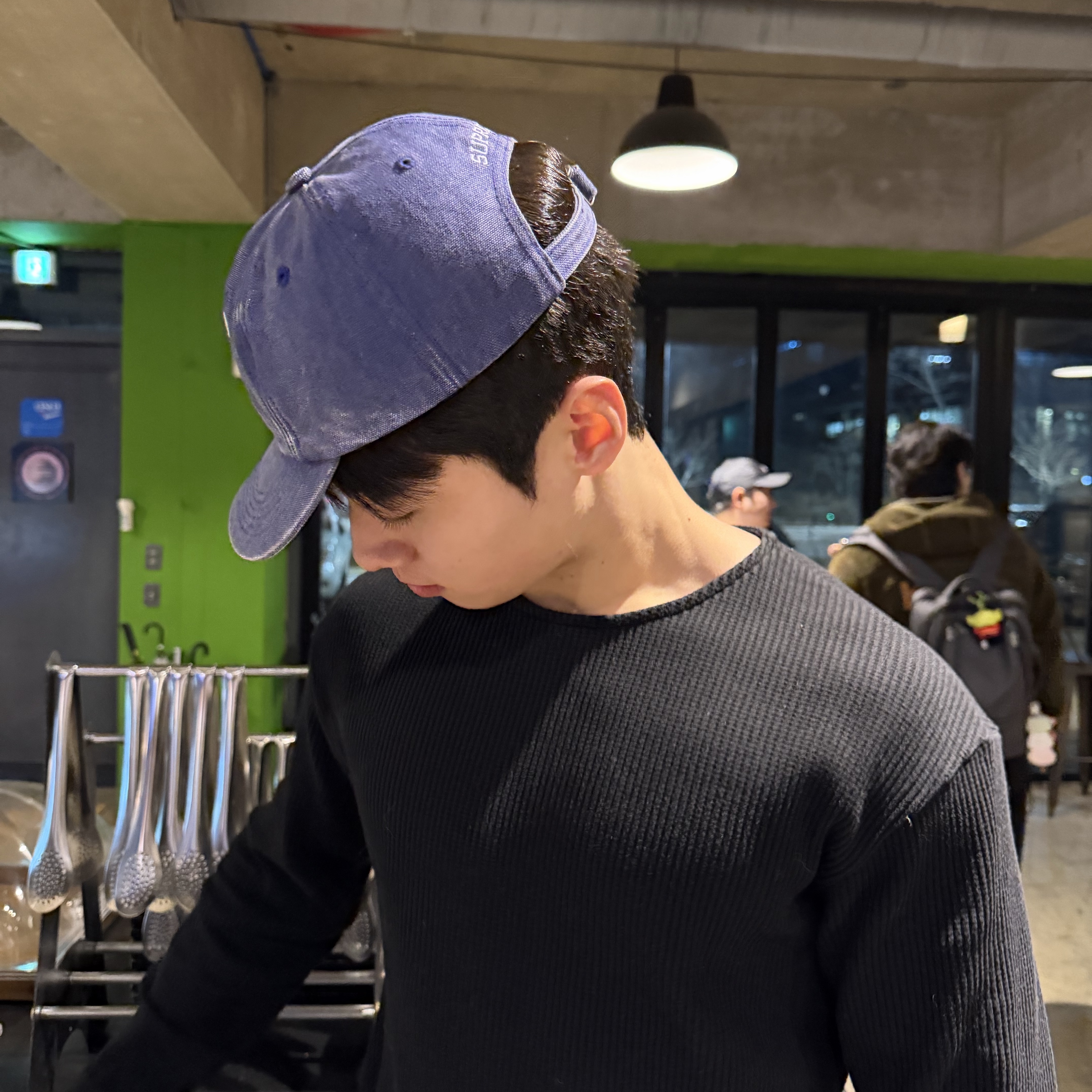 Supreme Pigment S Logo 6-Panel Navy - 24FW 착용 스타일 - 2
