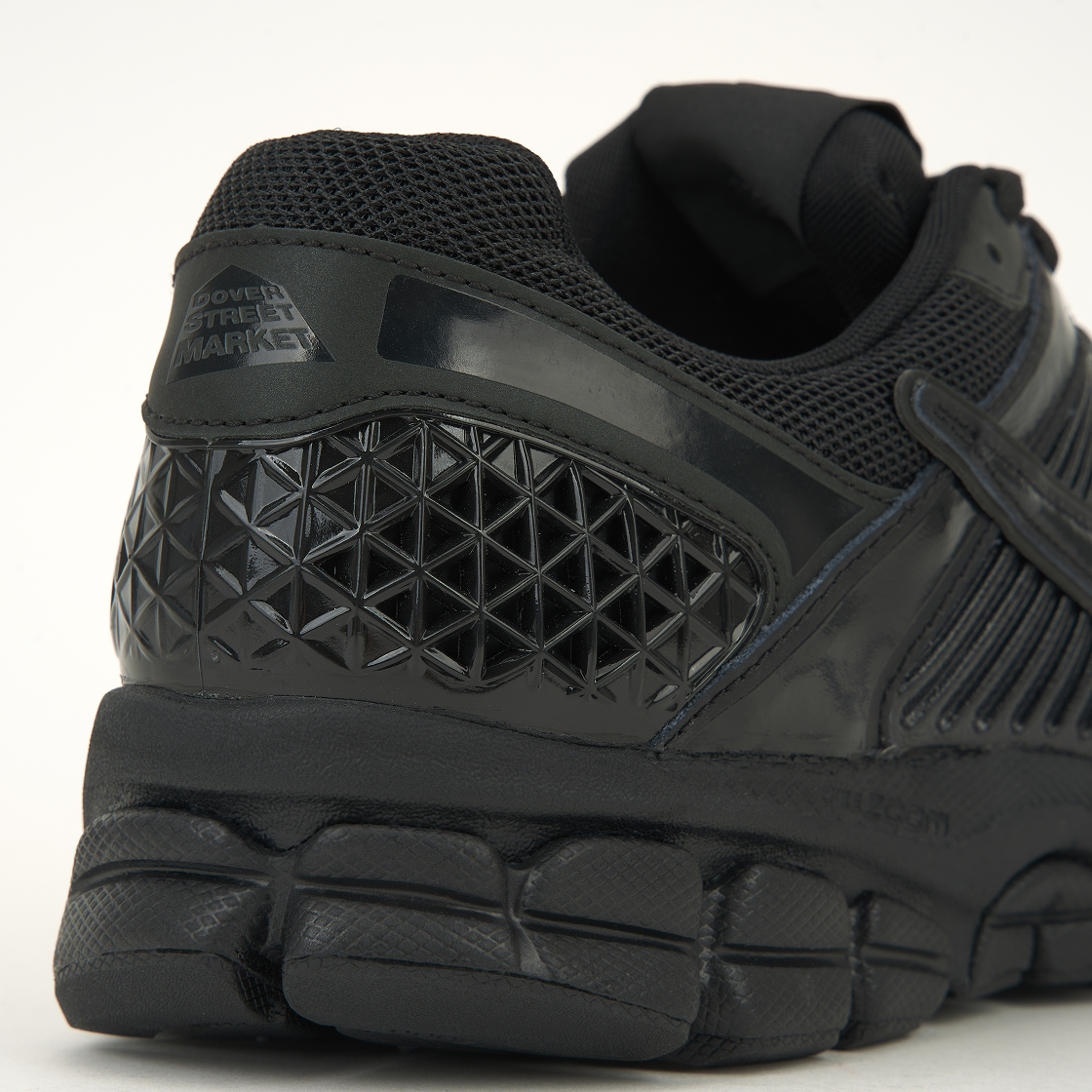 나이키 x 도버 스트릿 마켓 줌 보메로 5 SP 블랙(Nike x Dover Street Market Zoom Vomero 5 SP Black) - 8