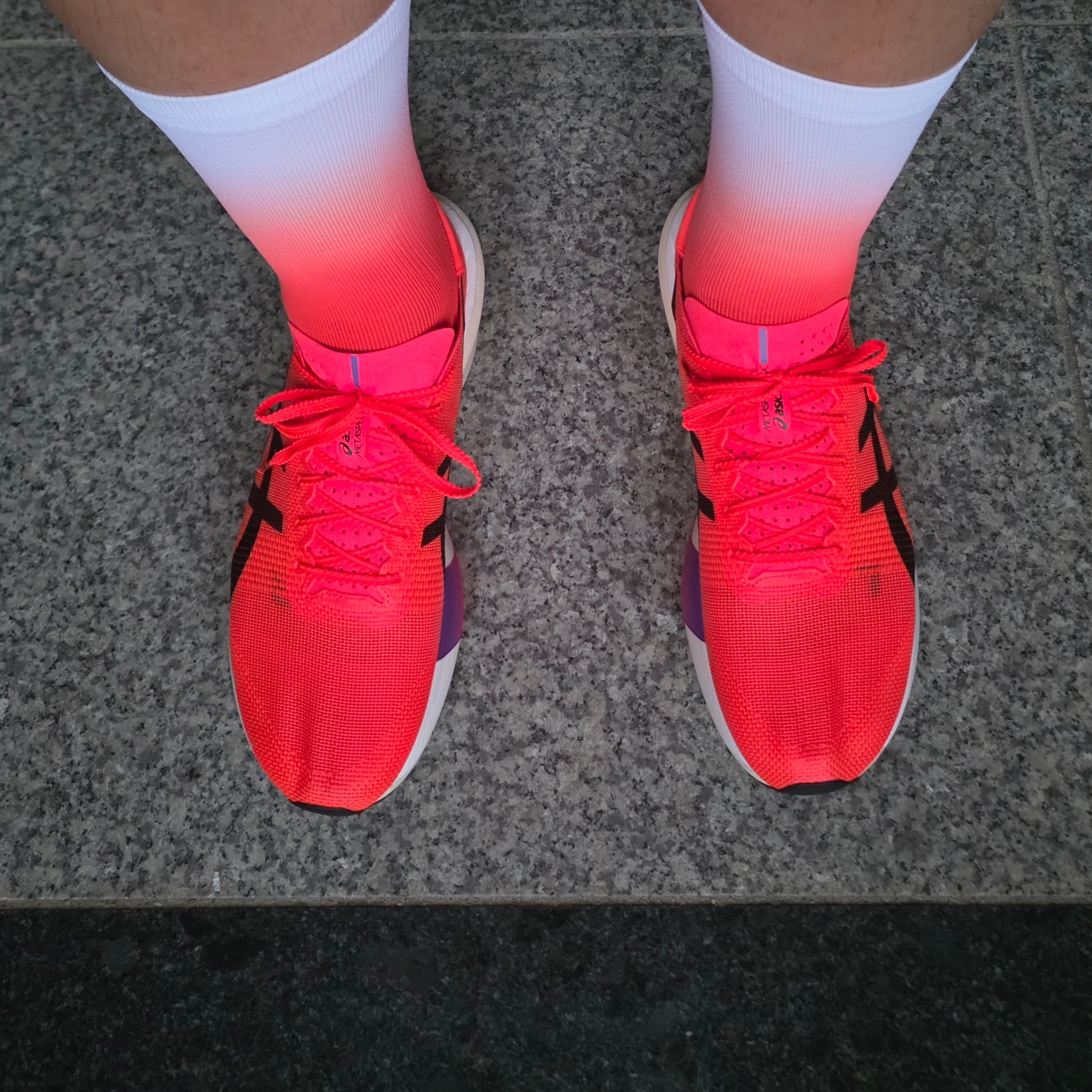Asics Metaspeed Edge Tokyo Flash Red Black 착용 스타일
