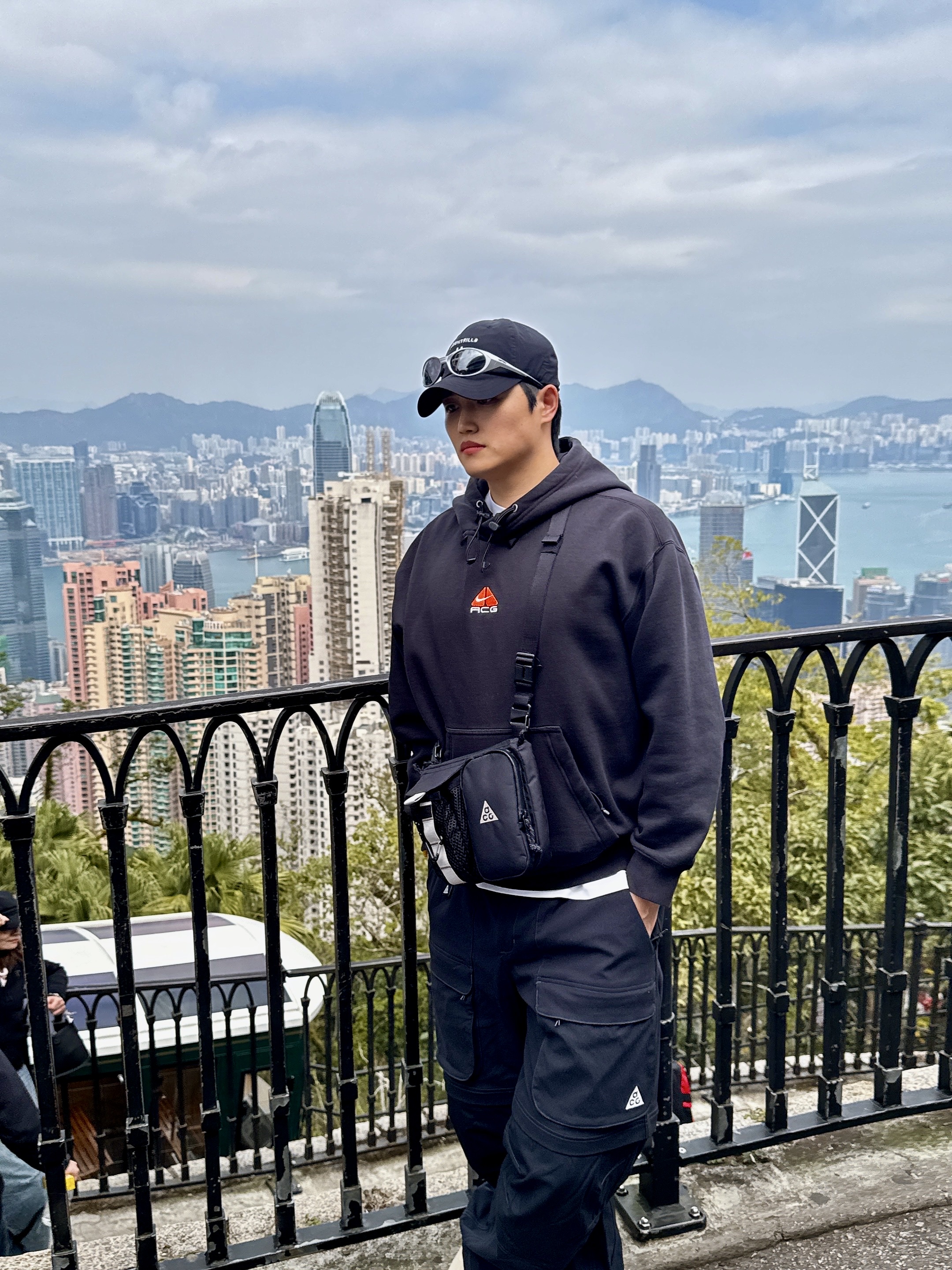 Nike ACG Smith Summit Zip Cargo Pants Black Anthracite - Asia, Nike ACG Therma-Fit Pullover Fleece Hoodie Black Dark Smoke Grey - Asia ์ฐฉ์ฉ ์คํ์ผ - 2
