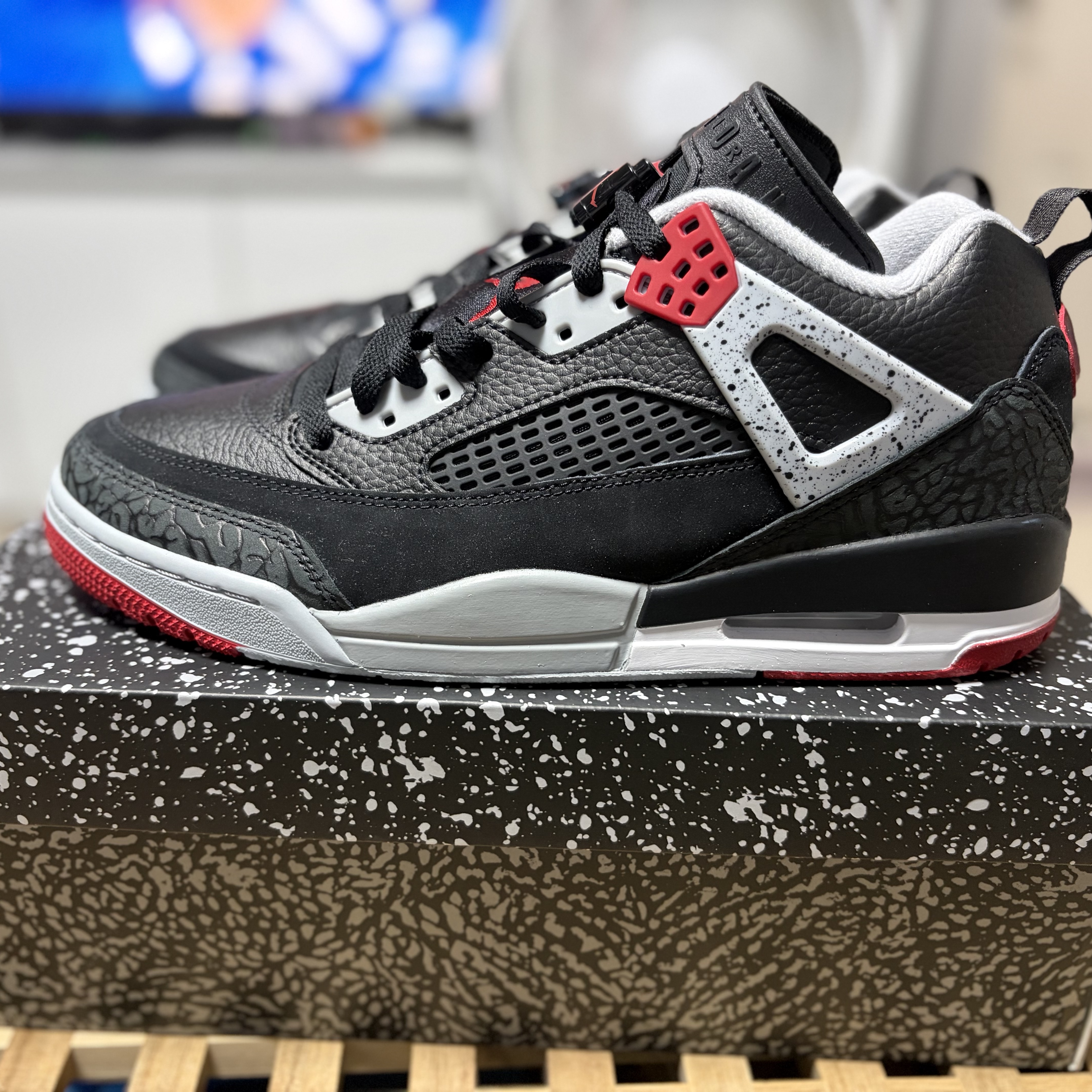 Jordan Spizike Low Black Wolf Grey 착용 스타일 - 1