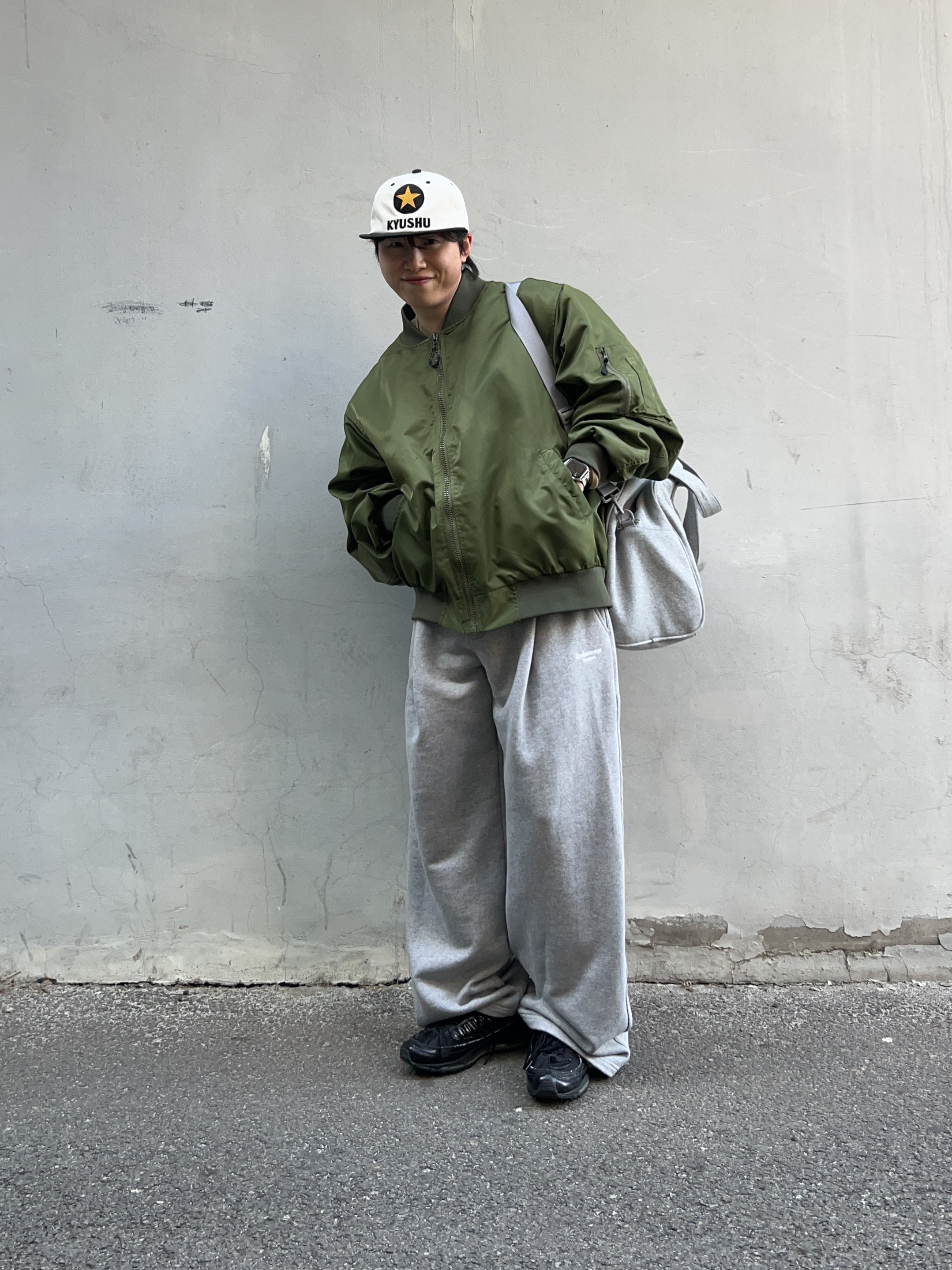Undermycar Mu.161 Classic Logo Regular Fit Sweatpants Melange Gray, Nike x Supreme Air Max 98 Black 착용 스타일 - 1