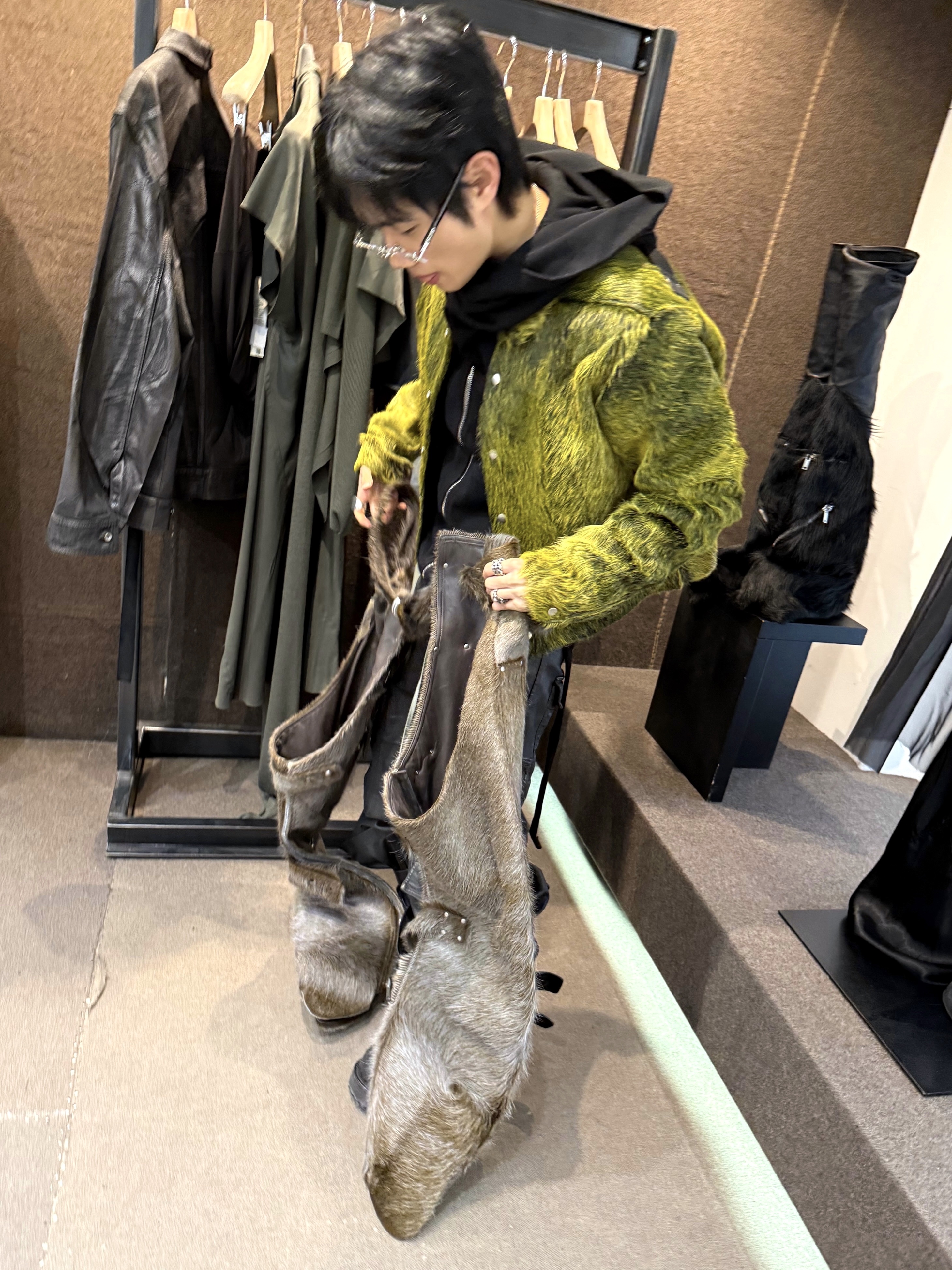 Balenciaga Venom High Boot Black, Chrome Hearts Deep I Shiny Silver Black Plastic 착용 스타일 - 7