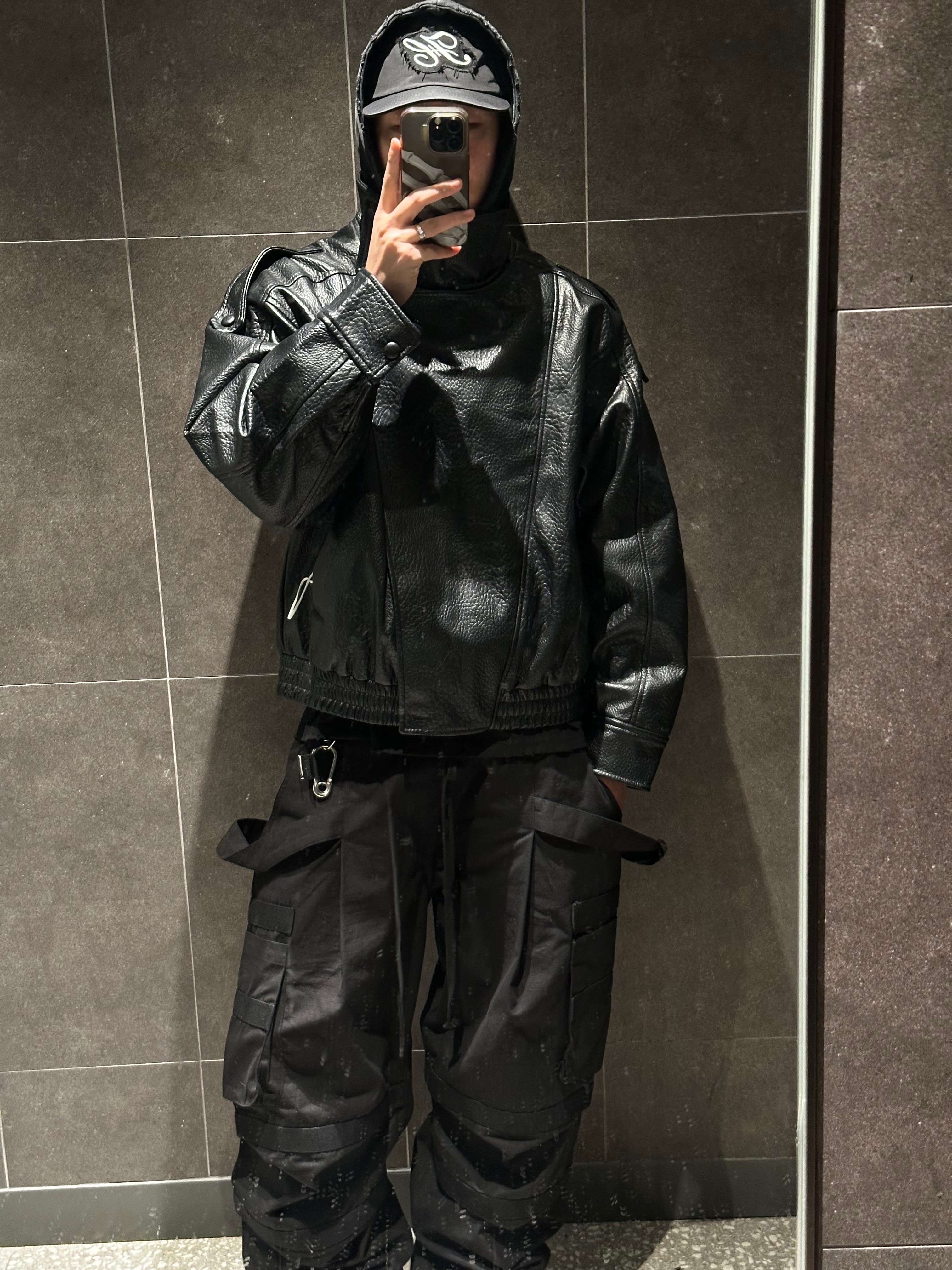 Zara Faux Leather Jacket Black, Wapworks Hard Knocks Cargo Pants Gas 착용 스타일 - 3