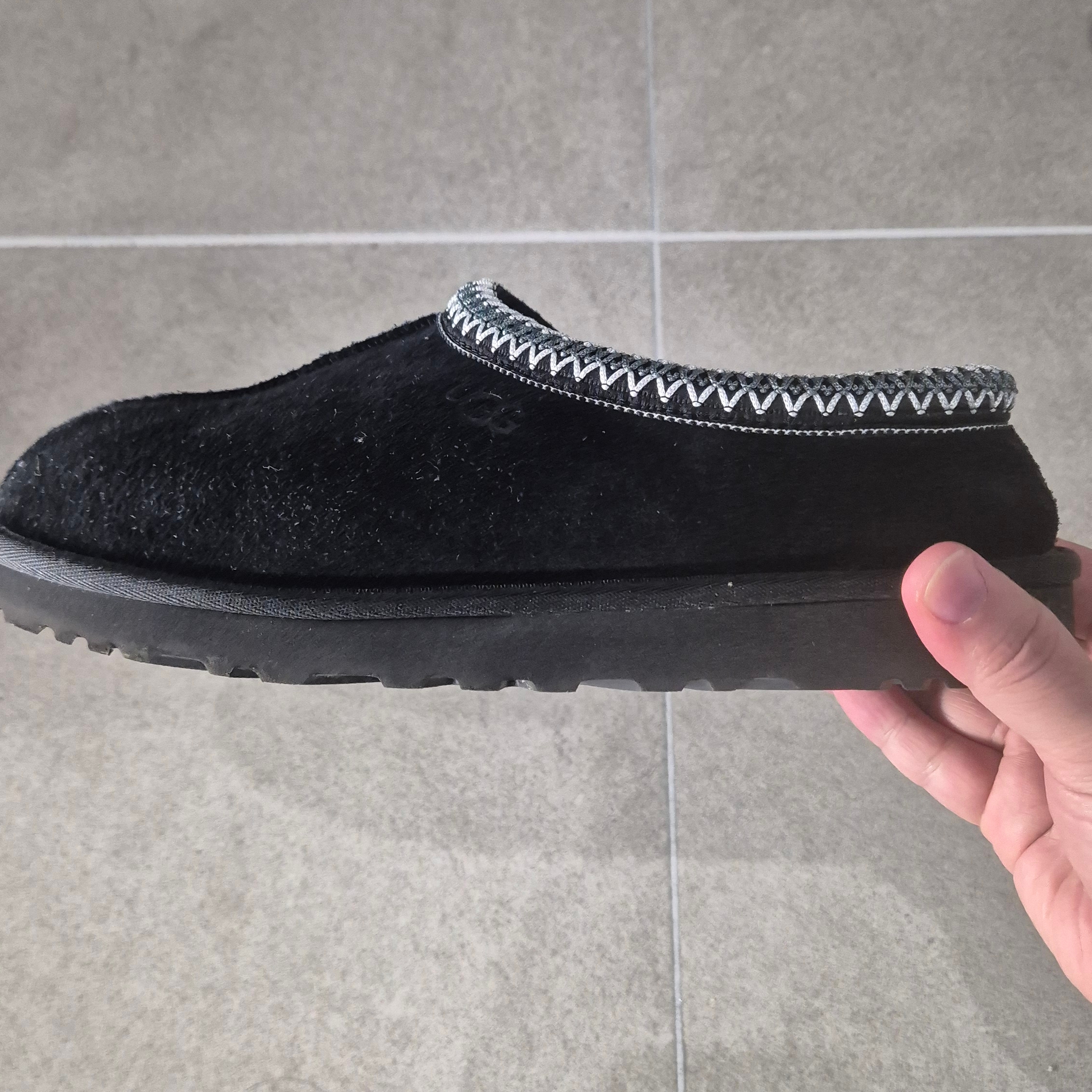 UGG Tasman II Slipper Black 착용 스타일