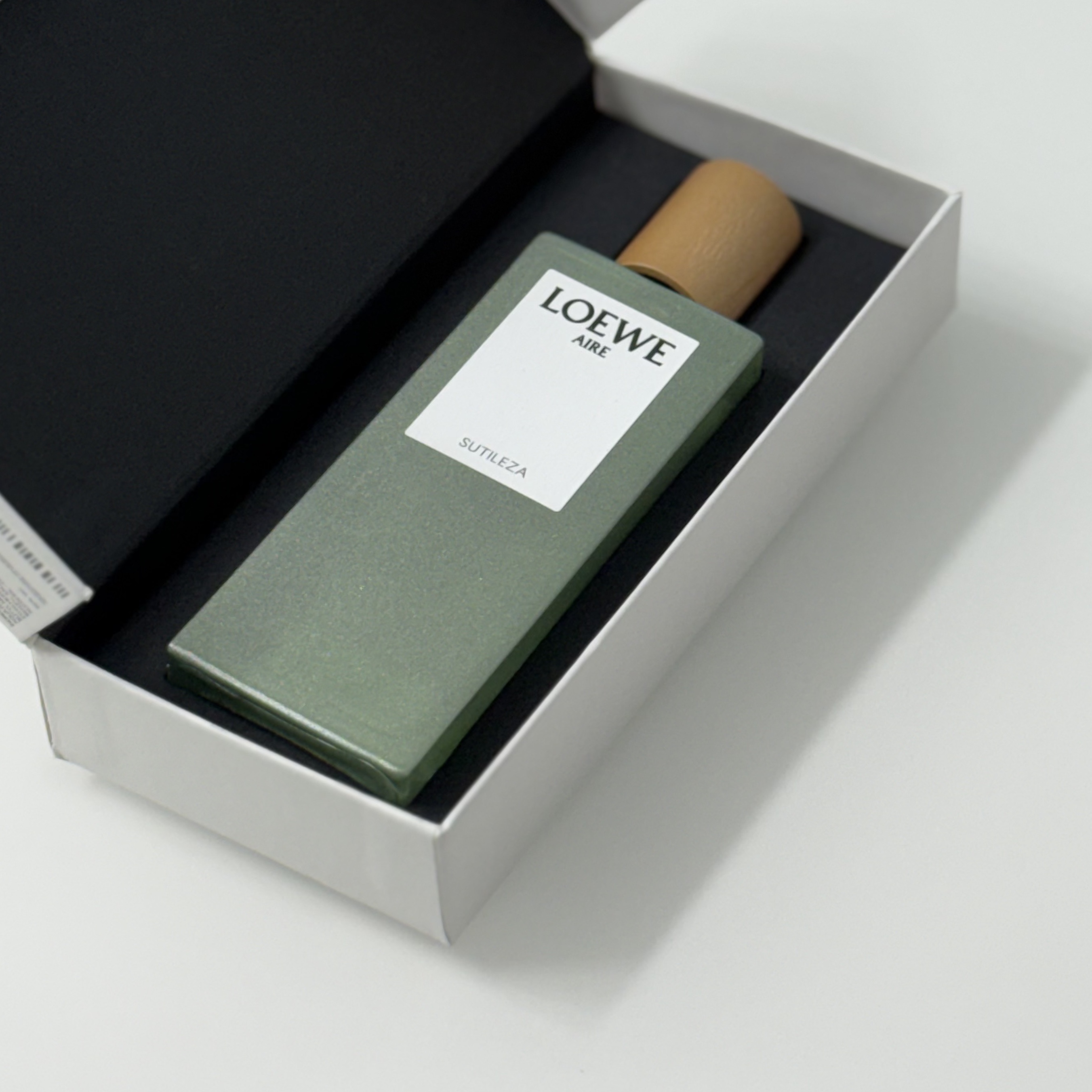 Loewe Aire Sutileza Eau de Toilette 50ml 착용 스타일
