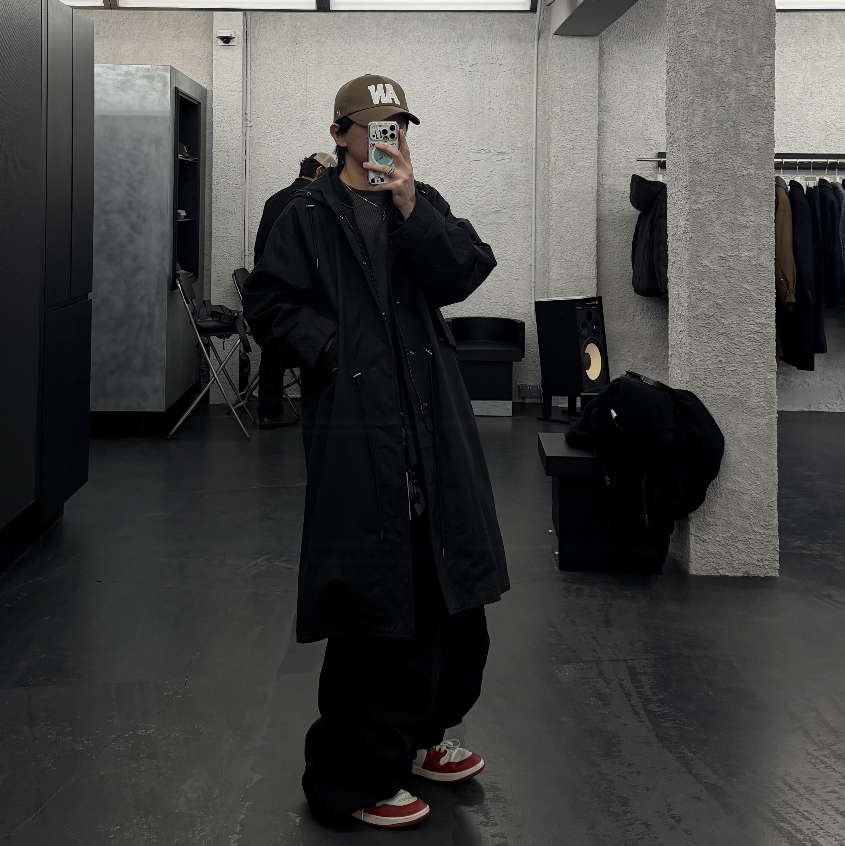 Jordan 1 Retro High OG Chicago 2022, Nonnod Side Zip Cargo Pants Black 착용 스타일