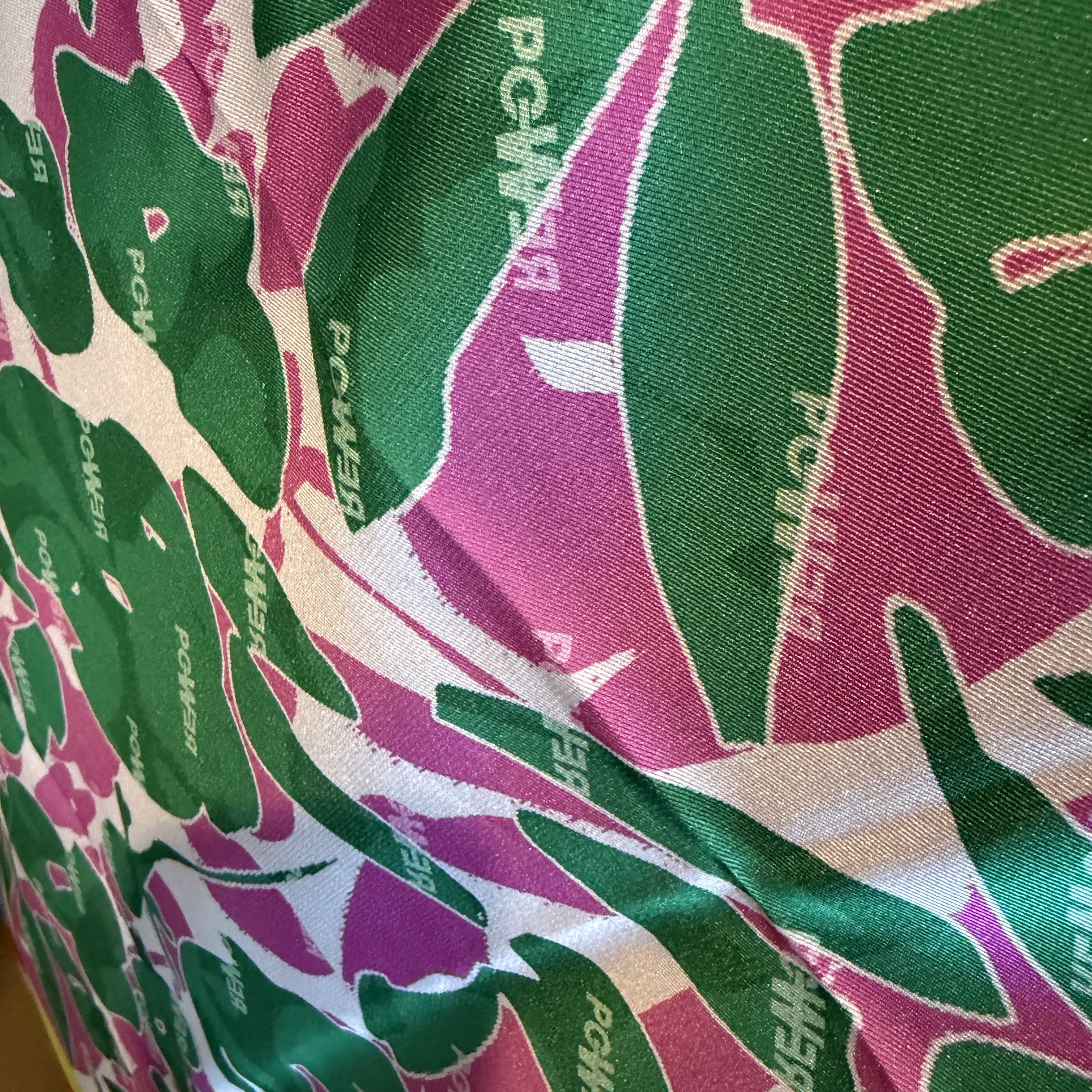 G-DRAGON Power Scarf Multi 착용 스타일