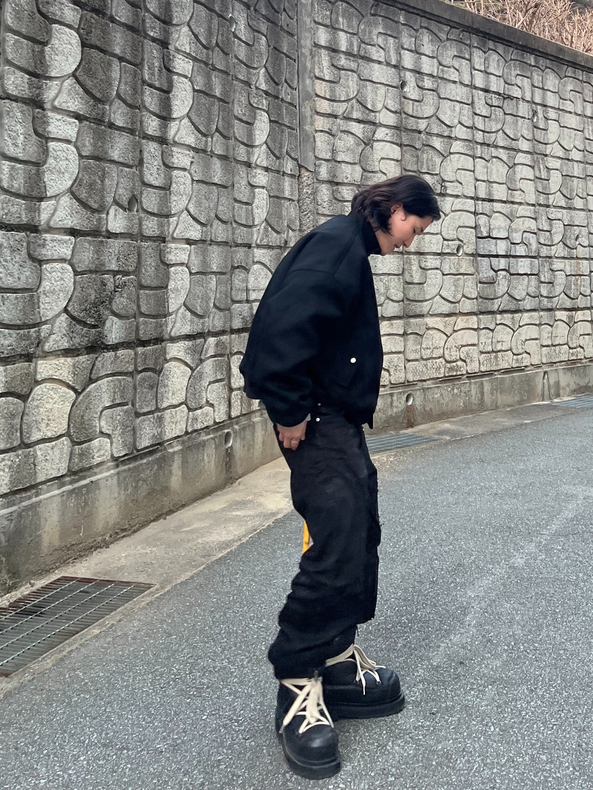 REPINER Curve Coated Trouser Black 착용 스타일 - 3