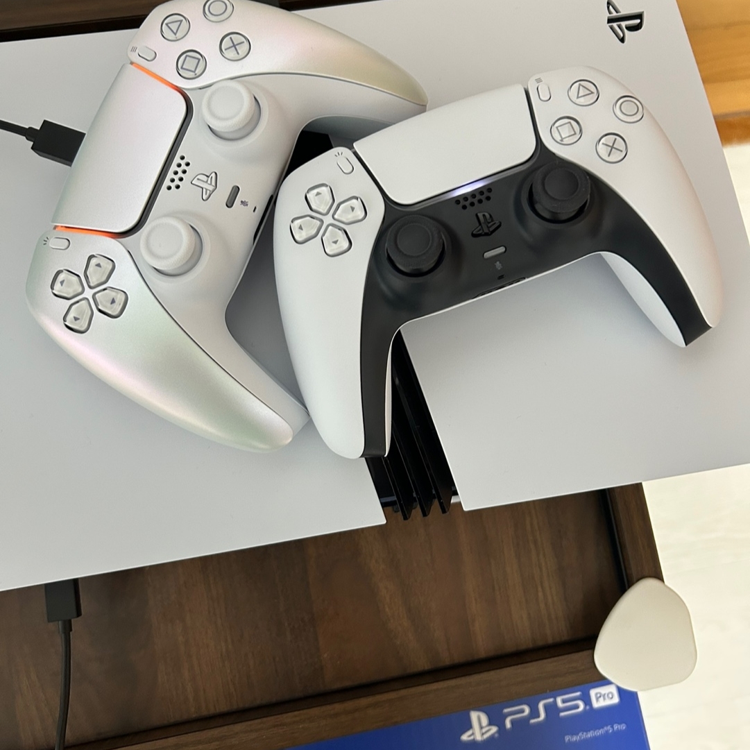[7% 적립] PlayStation 5 Pro - 2TB 착용 스타일