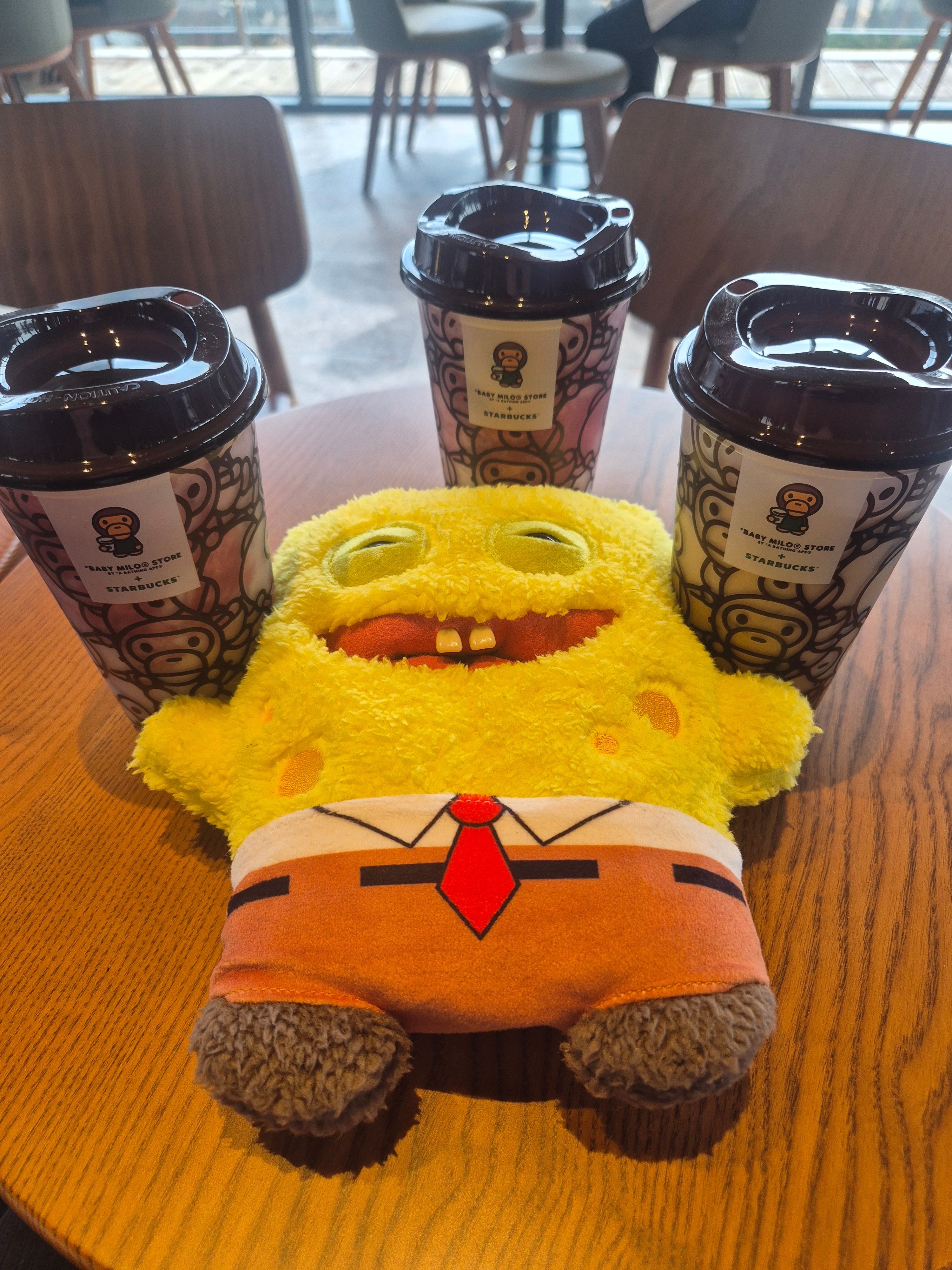 Fuggler x SpongeBob Plush Yellow 착용 스타일