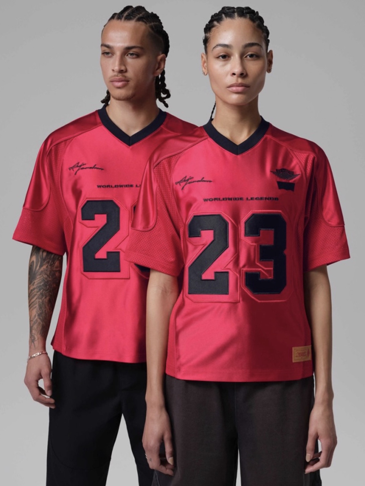 Jordan x Levi's Red Jersey Gym Red (IM6732-657) 착용 스타일 - 3
