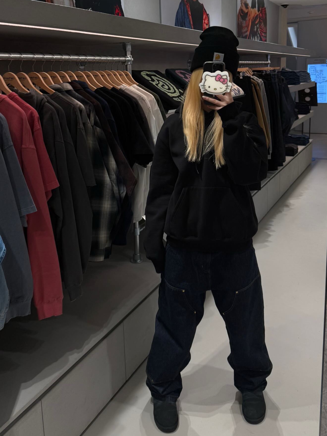 Carhartt WIP Hooded Carhartt Sweatshirt Black Black, Carhartt WIP Acrylic Watch Hat Black 착용 스타일