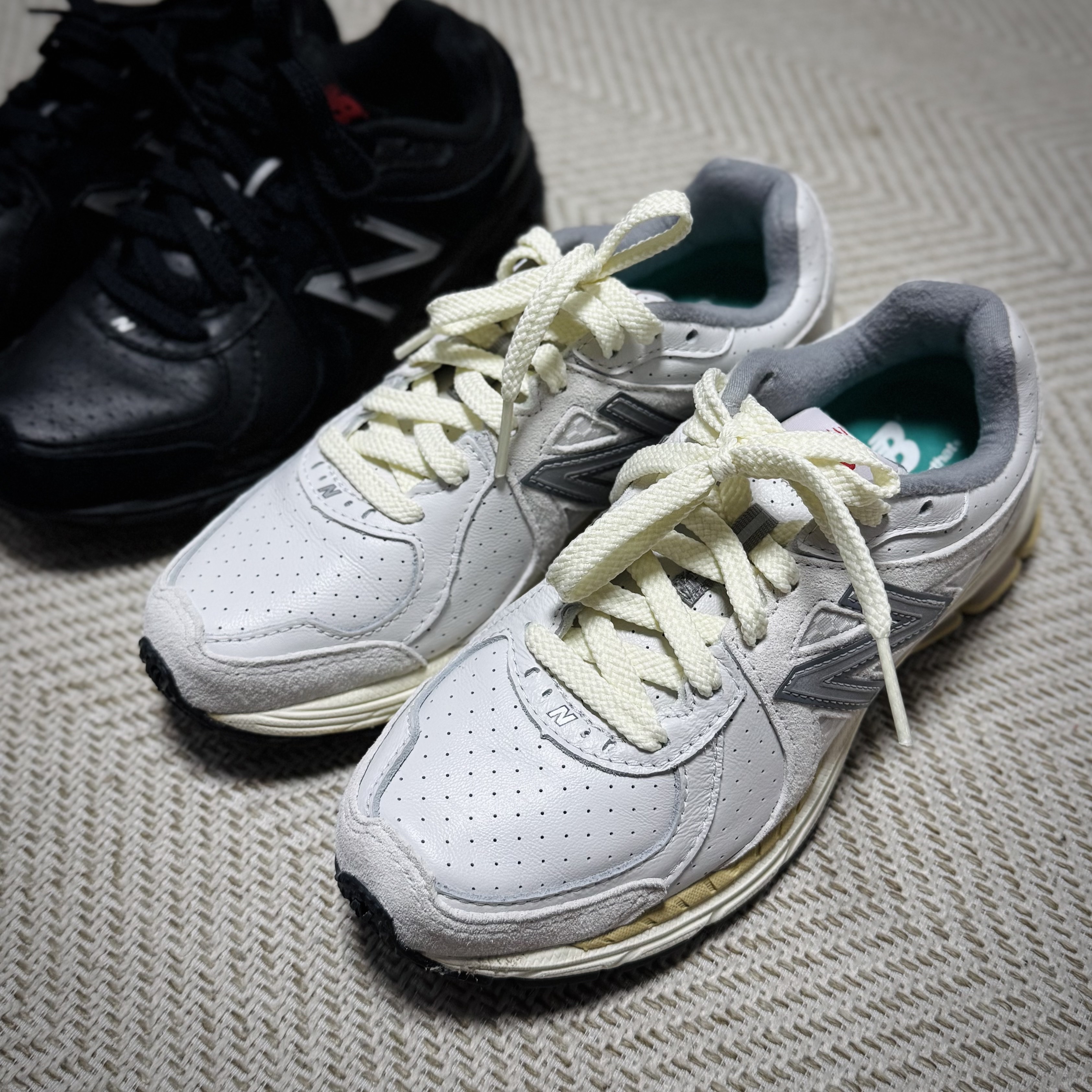 New Balance x Thisisneverthat 860v2 White, New Balance x Thisisneverthat 860v2 Black 착용 스타일 - 2
