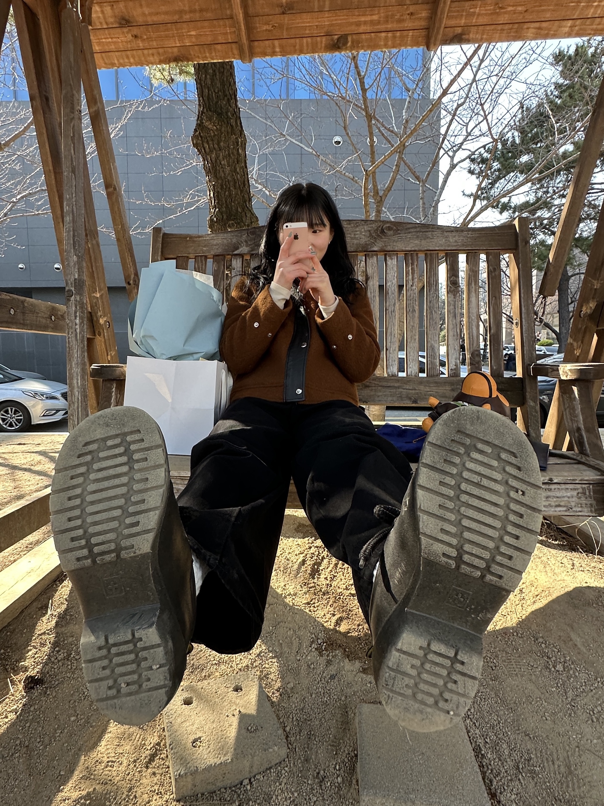 Adidas x BAPE Baby Milo Bag Auburn, Alo Yoga Iconic Shopper Tote Bag Grey Tiedye 착용 스타일 - 3