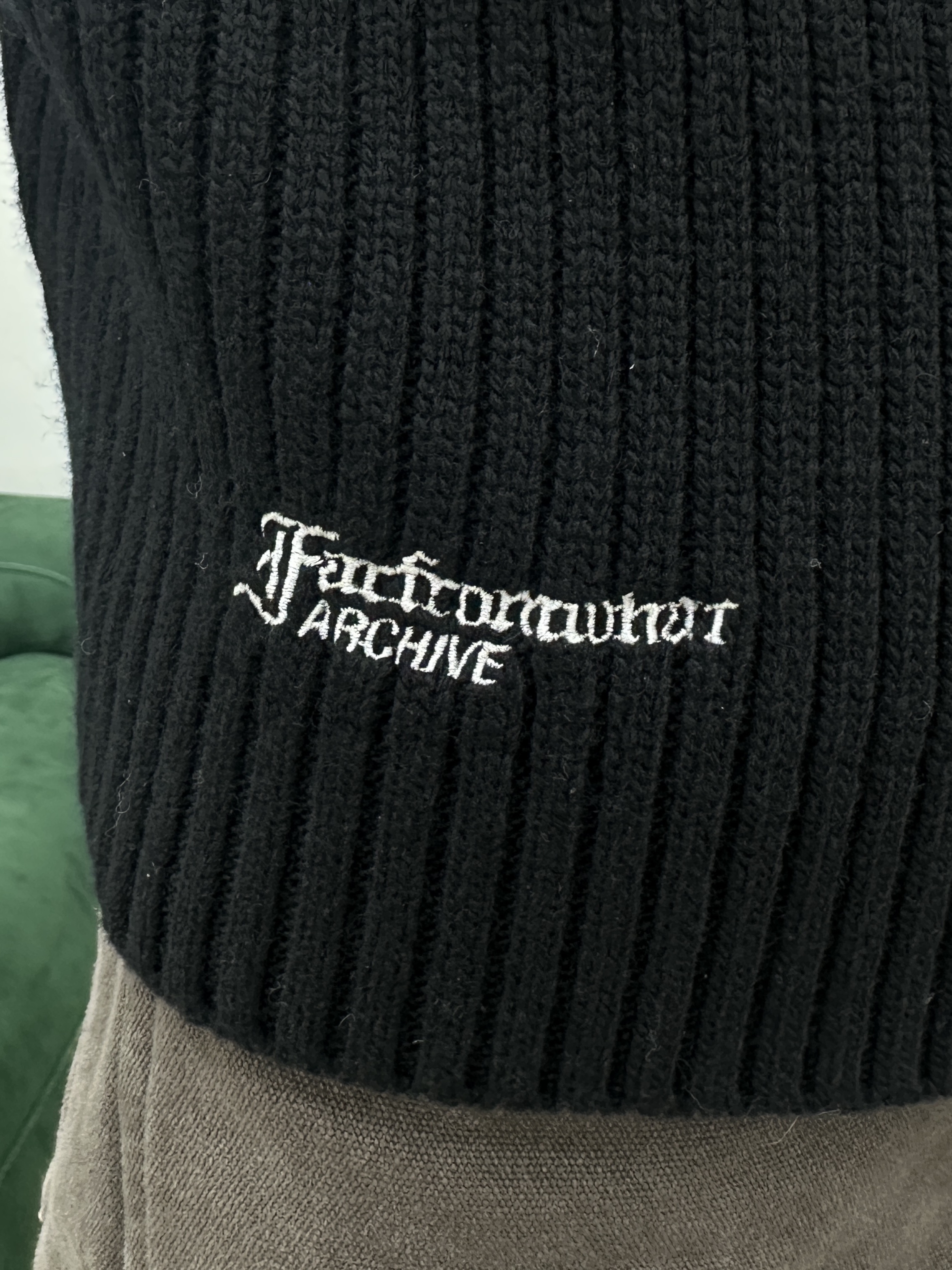 Farfromwhat Far High Neck Rib Knit Zip-Up_Black, Farfromwhat Far Aged Brown Carpenter Pants 착용 스타일 - 6