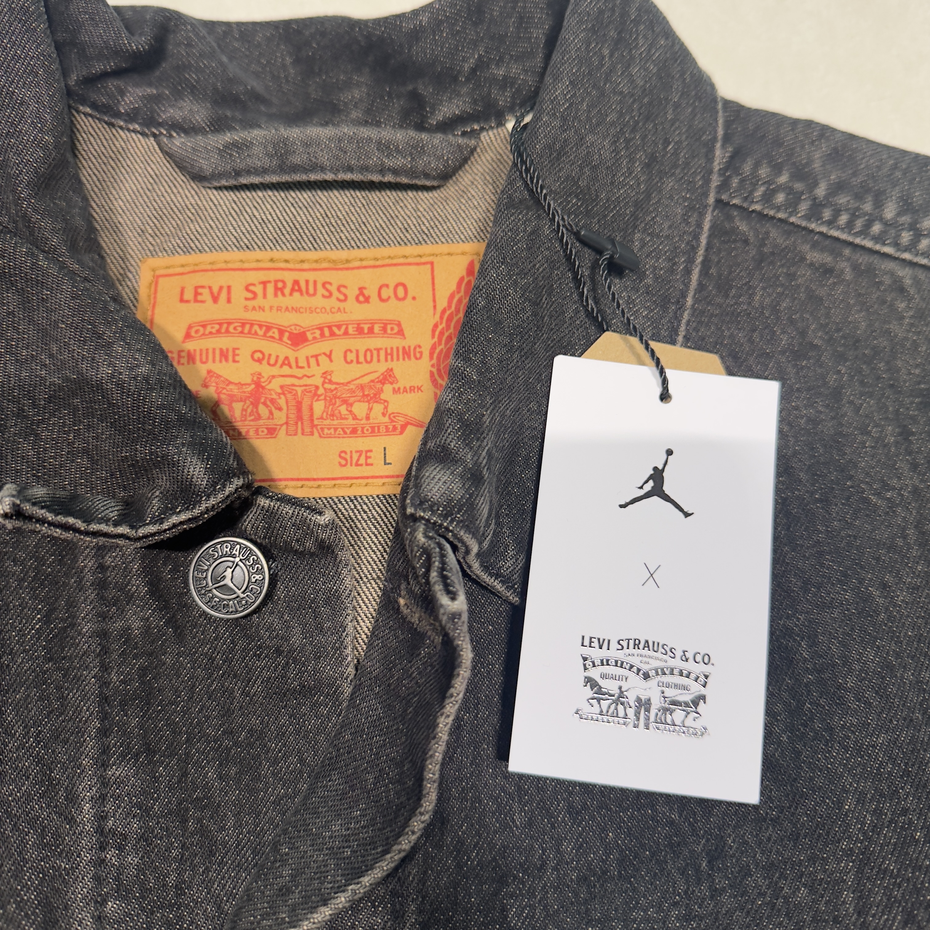 Levi's x Jordan Type III Trucker Black 착용 스타일 - 2